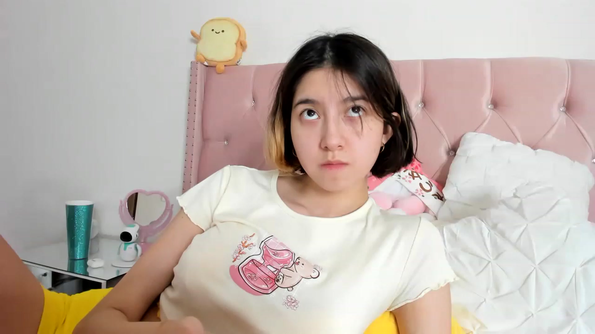 Gallery image thumbnail from Cherrycute666's myfreecams stream on, 01/26/2023, 13:40 image 1 of 20
