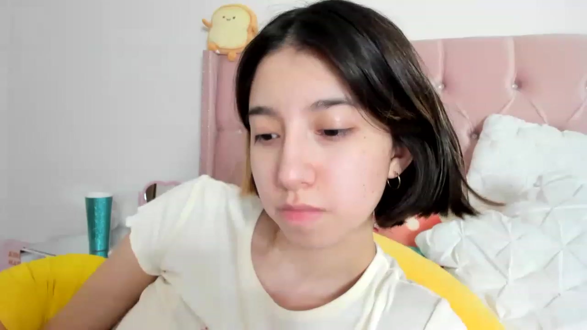 Gallery image thumbnail from Cherrycute666's myfreecams stream on, 01/26/2023, 13:40 image 12 of 20