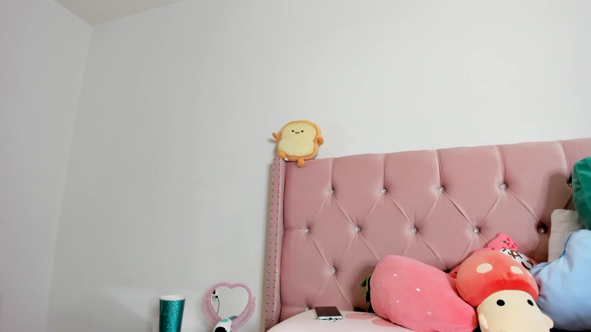 Gallery image thumbnail from Cherrycute666's myfreecams stream on, 01/27/2023, 06:11 image 6 of 20