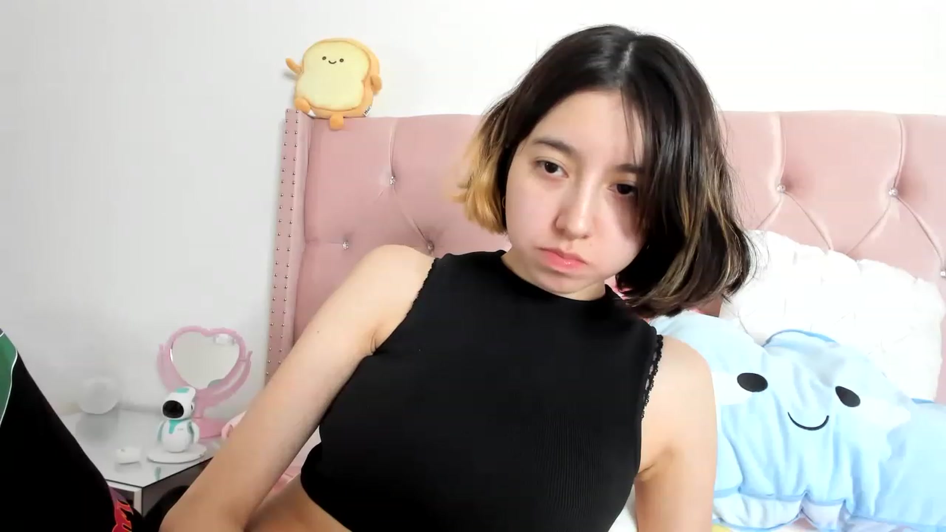 Gallery image thumbnail from Cherrycute666's myfreecams stream on, 01/27/2023, 06:11 image 18 of 20