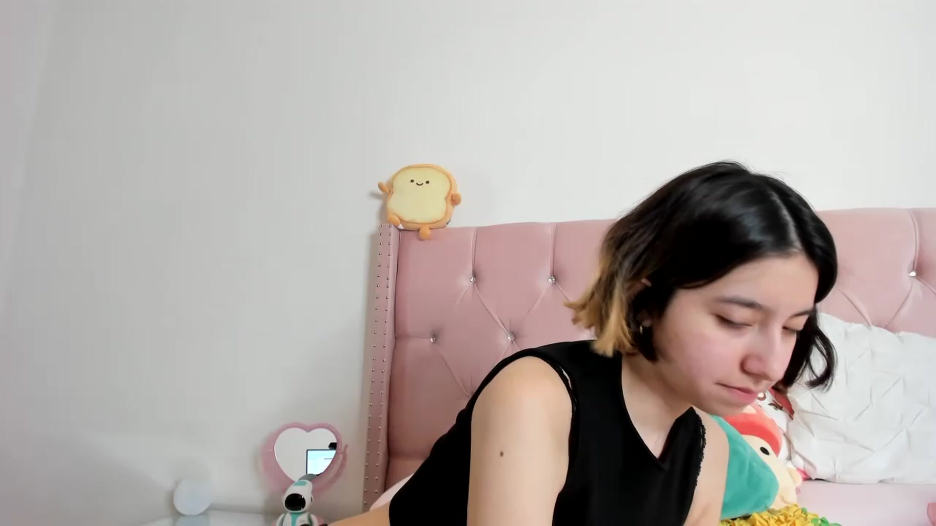 Gallery image thumbnail from Cherrycute666's myfreecams stream on, 01/27/2023, 06:11 image 14 of 20