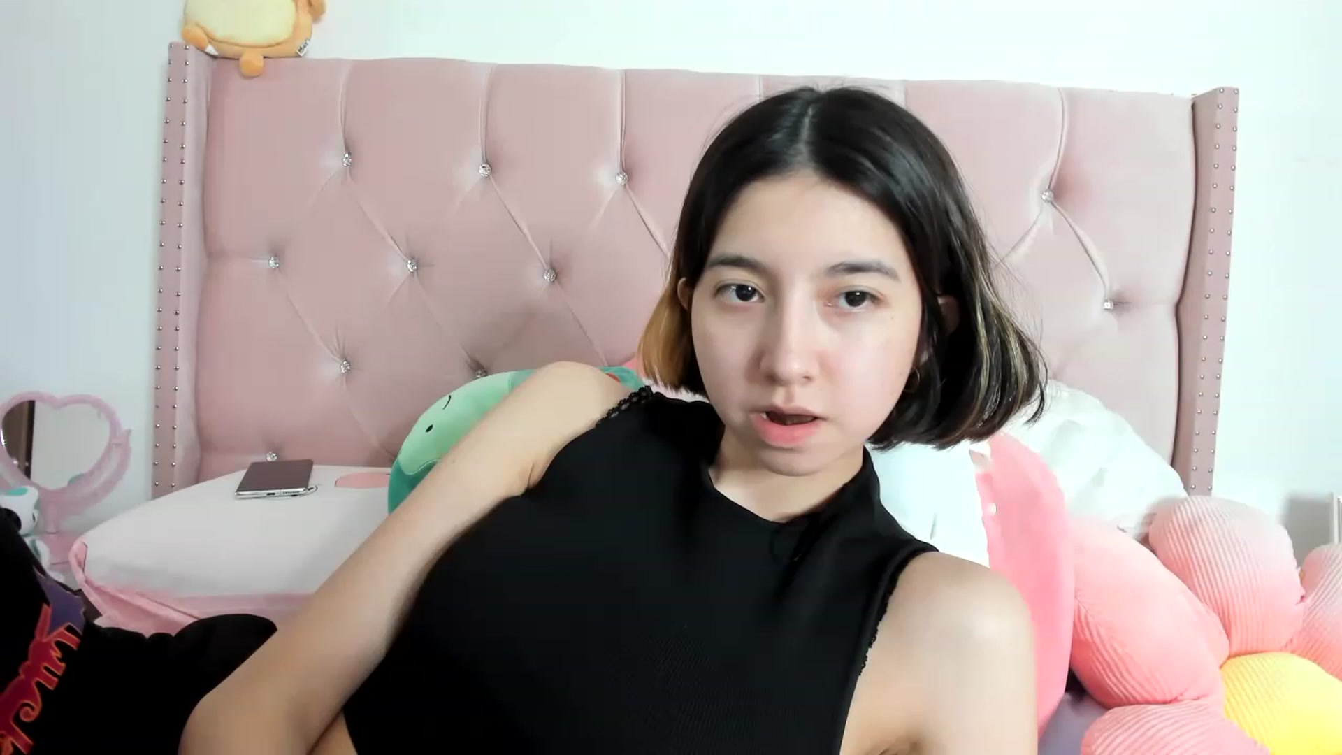 Gallery image thumbnail from Cherrycute666's myfreecams stream on, 01/27/2023, 11:33 image 19 of 20