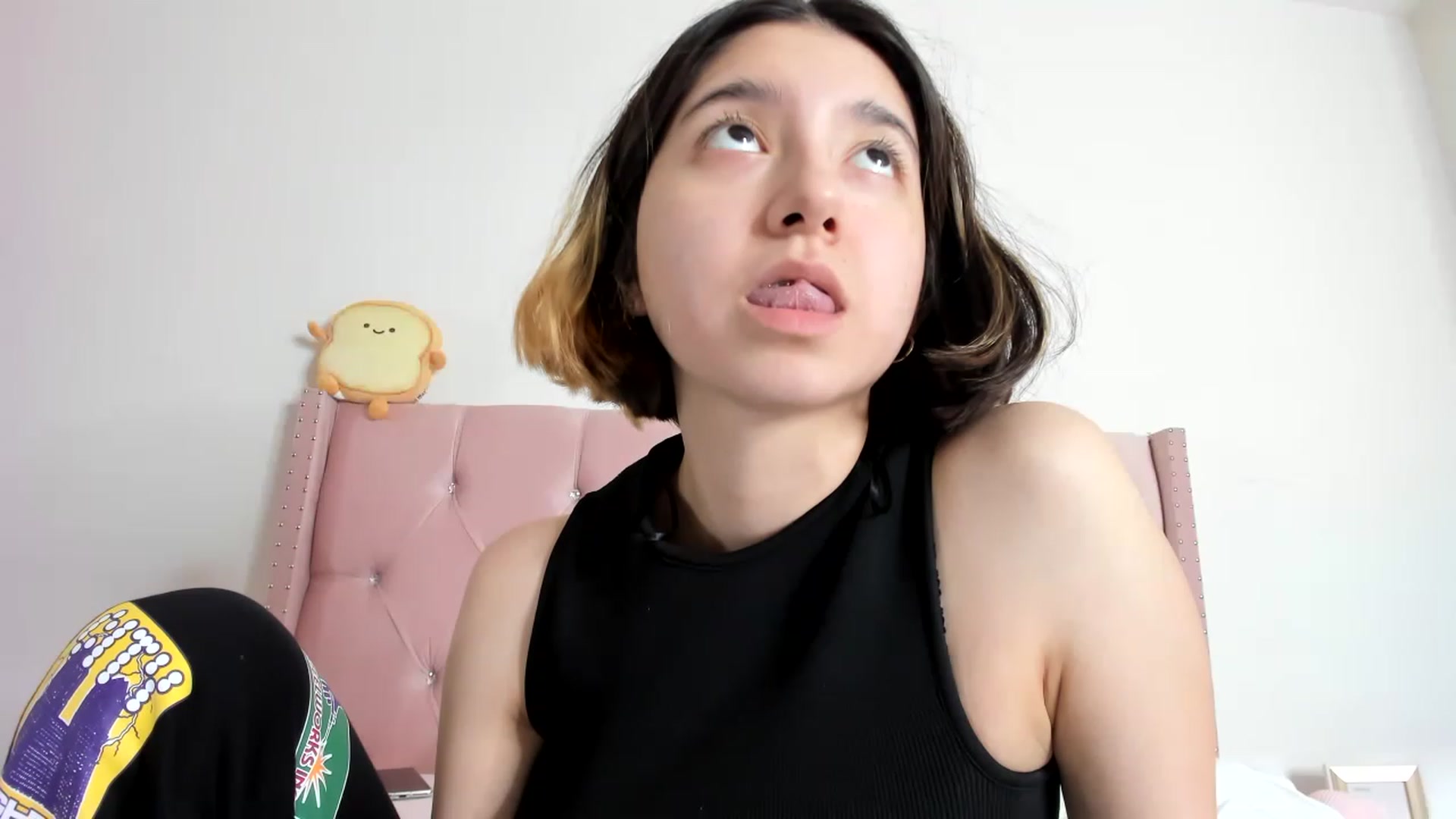 Gallery image thumbnail from Cherrycute666's myfreecams stream on, 01/27/2023, 13:16 image 2 of 20