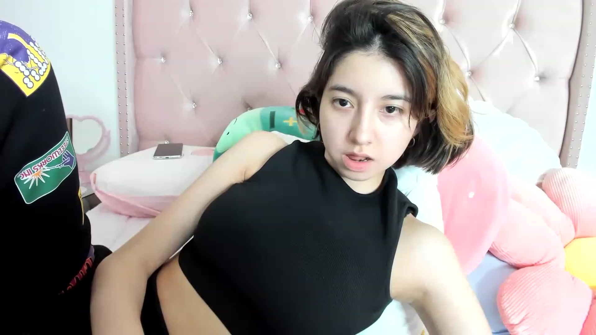 Gallery image thumbnail from Cherrycute666's myfreecams stream on, 01/27/2023, 13:16 image 12 of 20