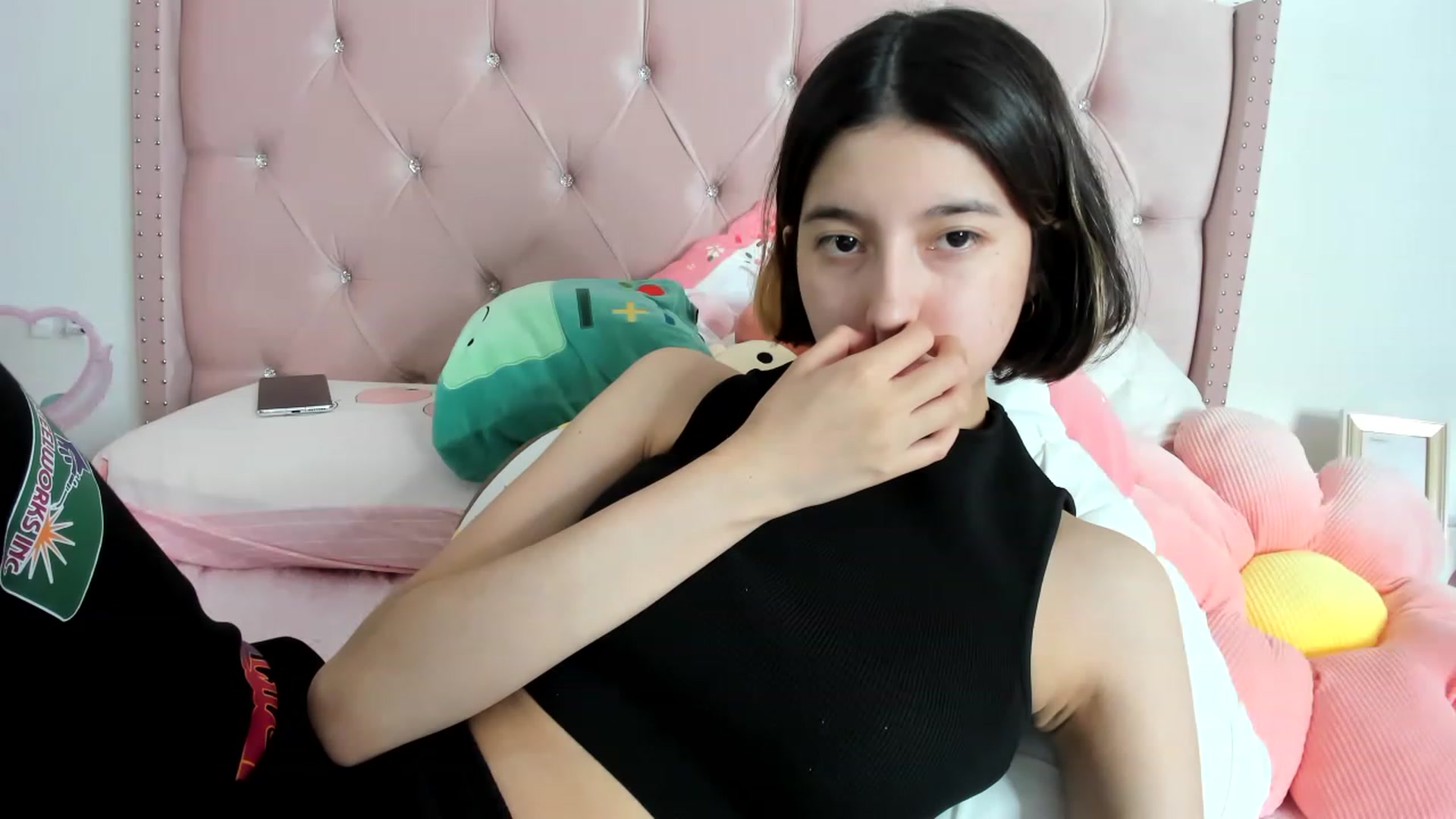 Gallery image thumbnail from Cherrycute666's myfreecams stream on, 01/27/2023, 13:16 image 5 of 20