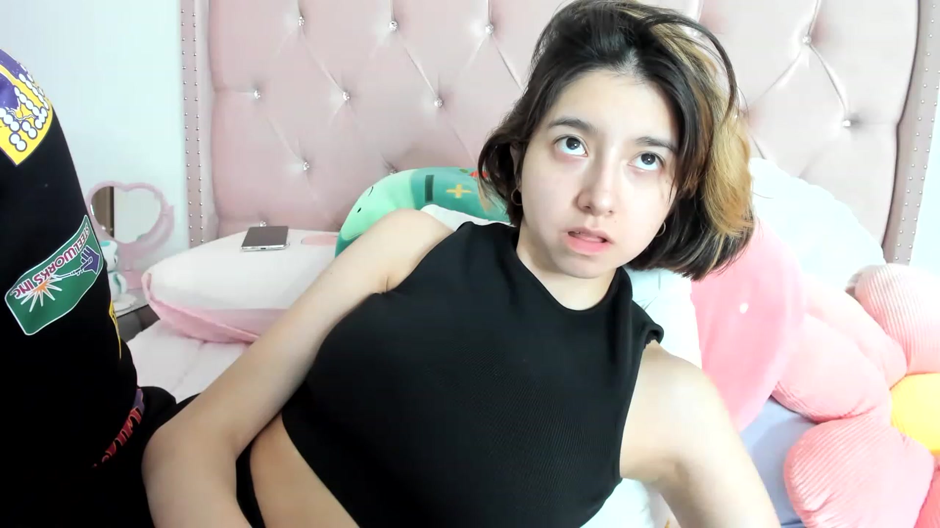 Gallery image thumbnail from Cherrycute666's myfreecams stream on, 01/27/2023, 13:16 image 13 of 20