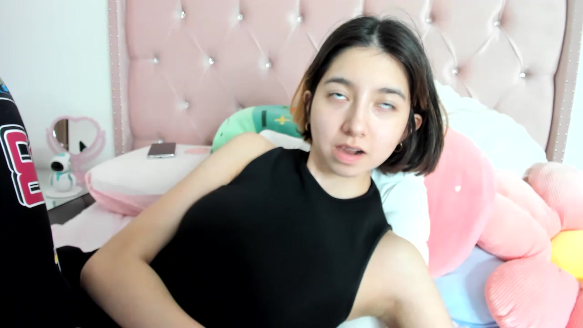 Gallery image thumbnail from Cherrycute666's myfreecams stream on, 01/27/2023, 13:16 image 14 of 20
