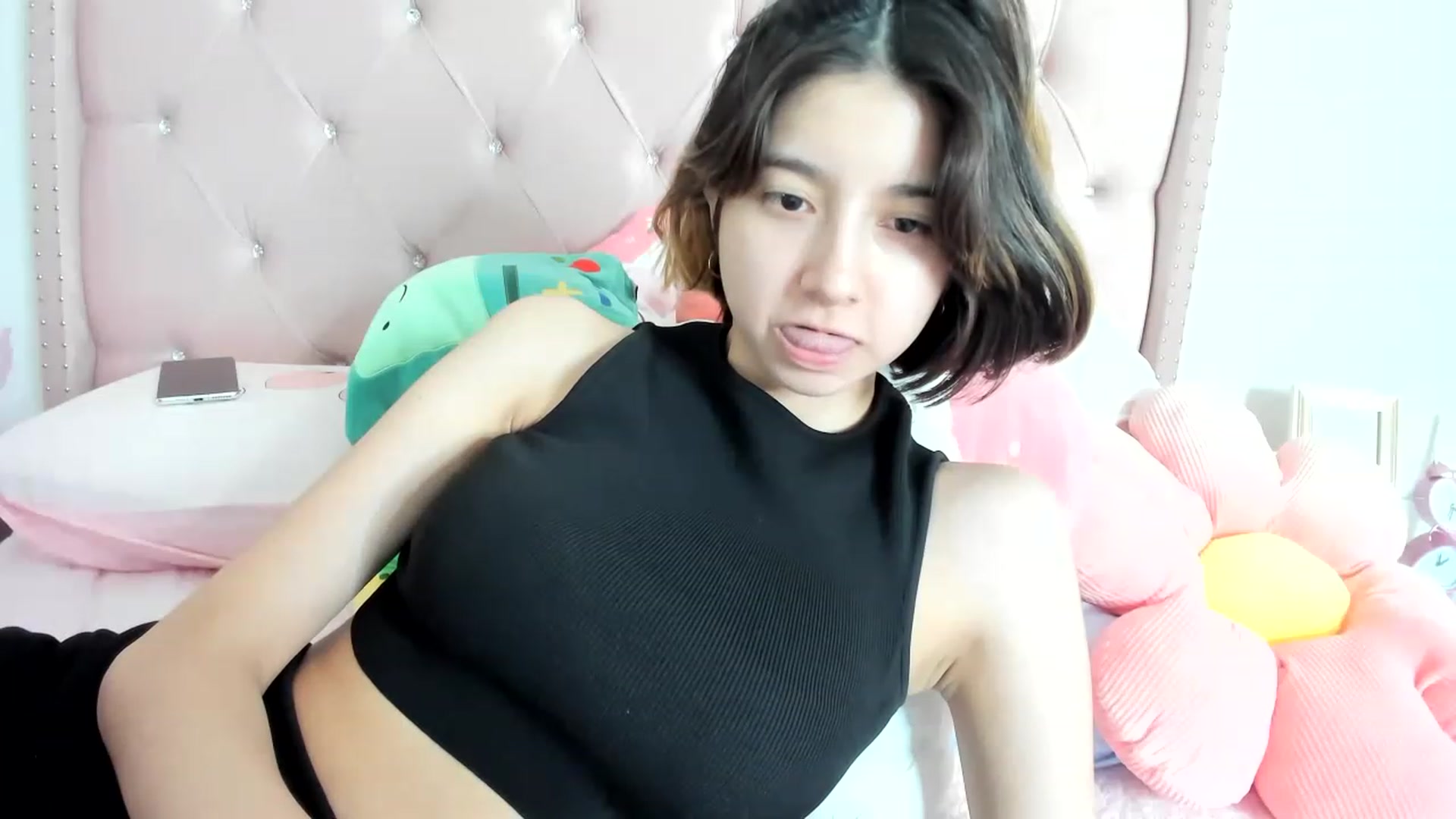 Gallery image thumbnail from Cherrycute666's myfreecams stream on, 01/27/2023, 13:16 image 11 of 20