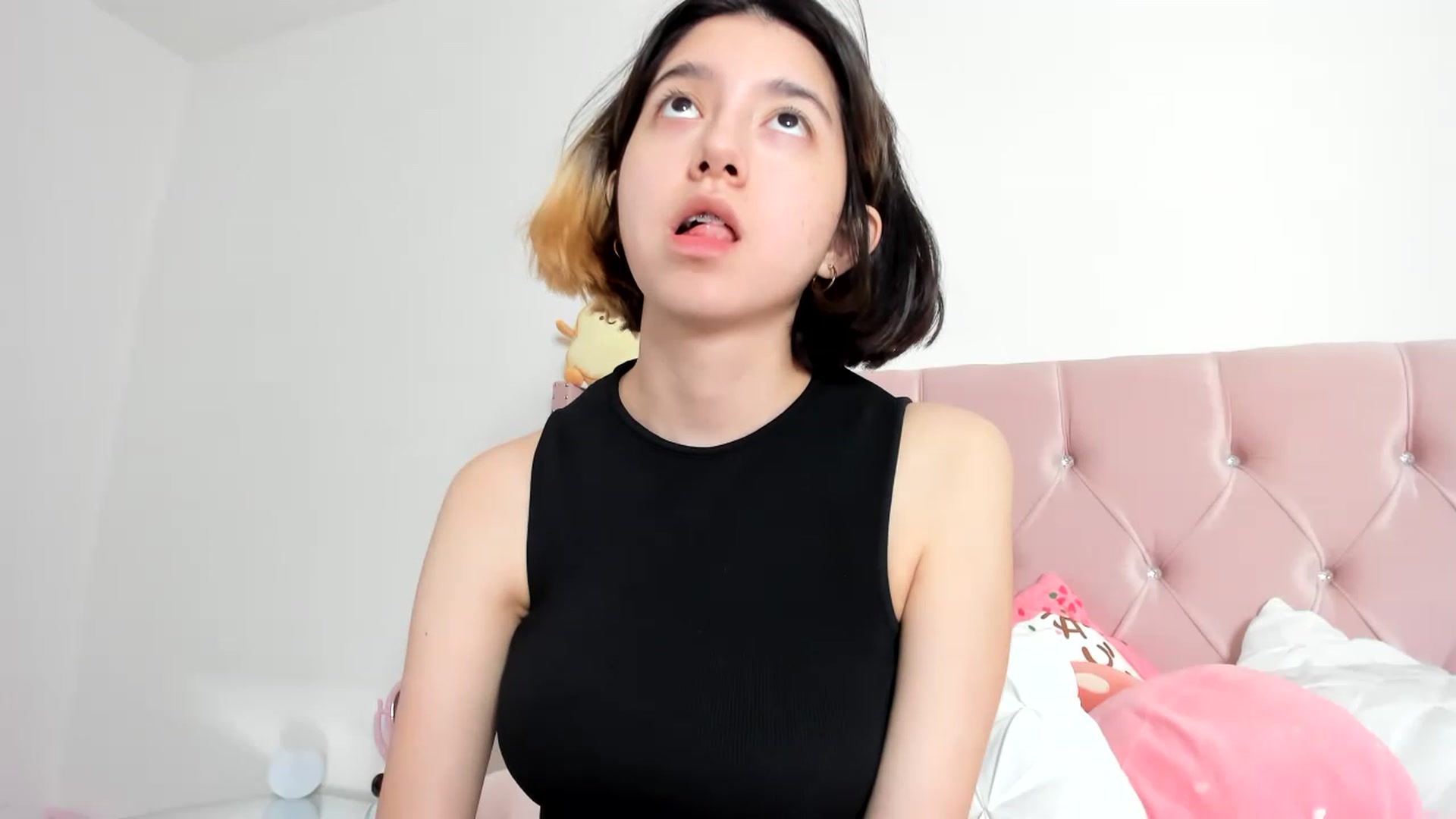 Gallery image thumbnail from Cherrycute666's myfreecams stream on, 01/27/2023, 13:16 image 19 of 20