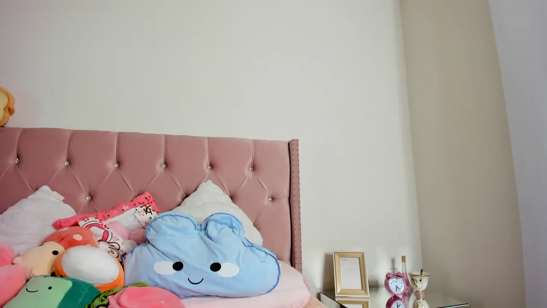 Gallery image thumbnail from Cherrycute666's myfreecams stream on, 01/28/2023, 04:11 image 19 of 20
