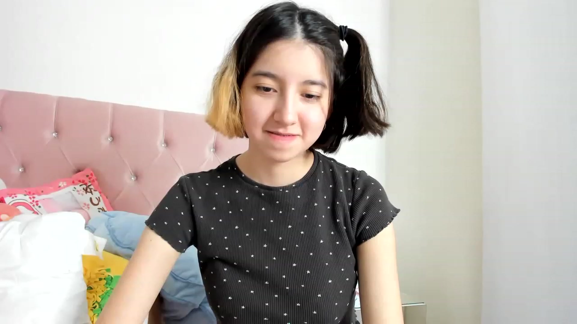 Gallery image thumbnail from Cherrycute666's myfreecams stream on, 01/28/2023, 06:19 image 17 of 20