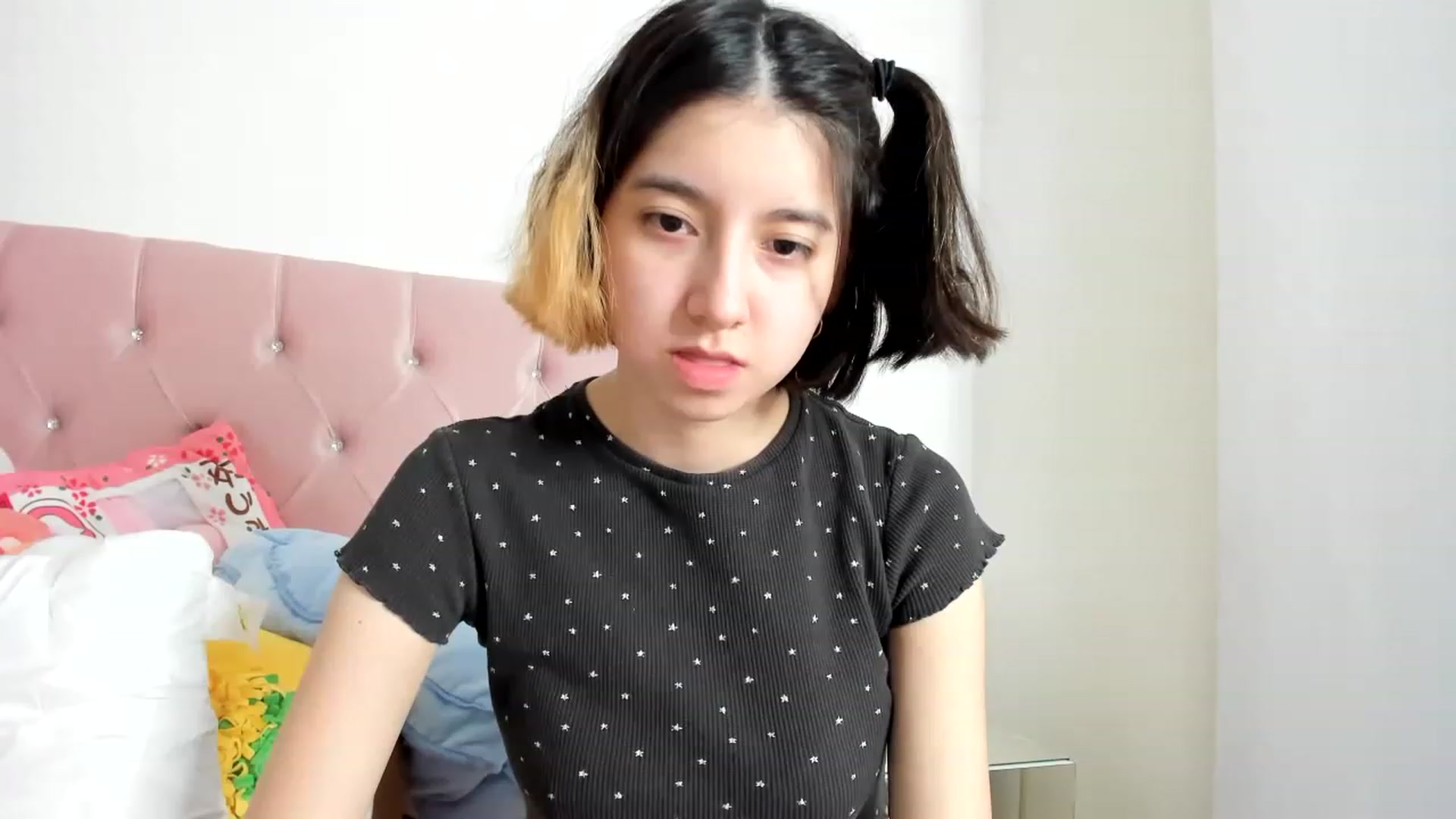 Gallery image thumbnail from Cherrycute666's myfreecams stream on, 01/28/2023, 06:19 image 20 of 20