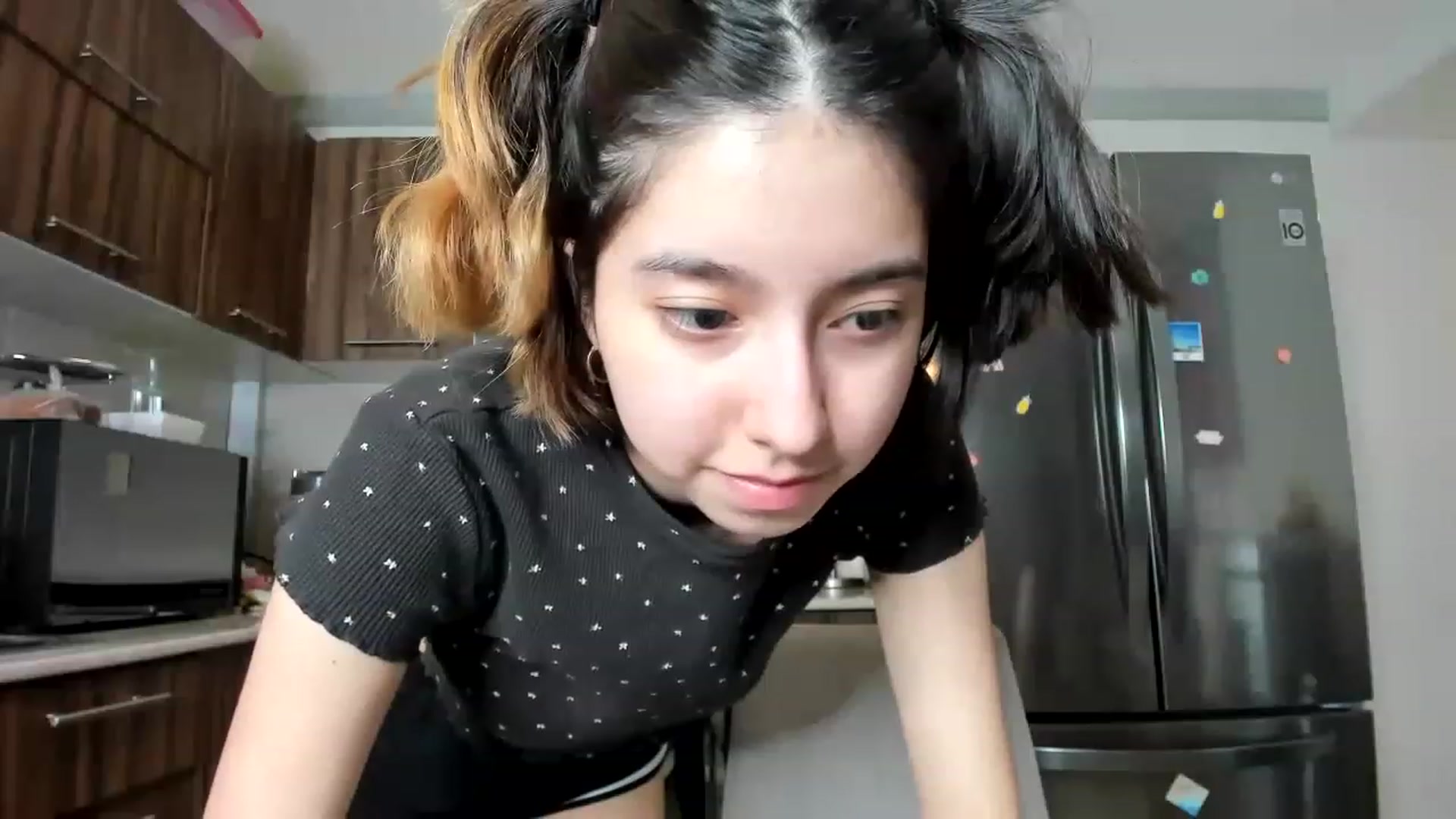 Gallery image thumbnail from Cherrycute666's myfreecams stream on, 01/28/2023, 08:05 image 19 of 20