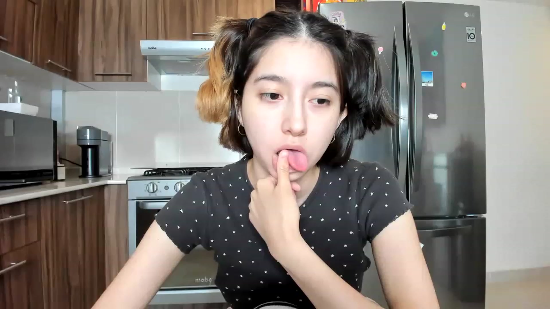 Gallery image thumbnail from Cherrycute666's myfreecams stream on, 01/28/2023, 09:17 image 3 of 20