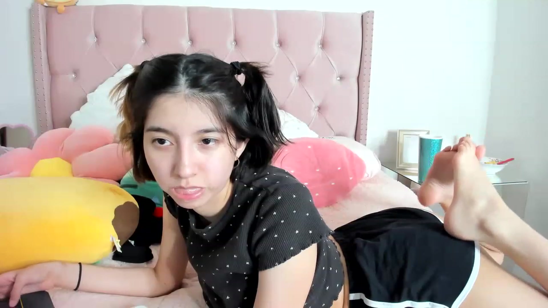 Gallery image thumbnail from Cherrycute666's myfreecams stream on, 01/28/2023, 14:31 image 14 of 20