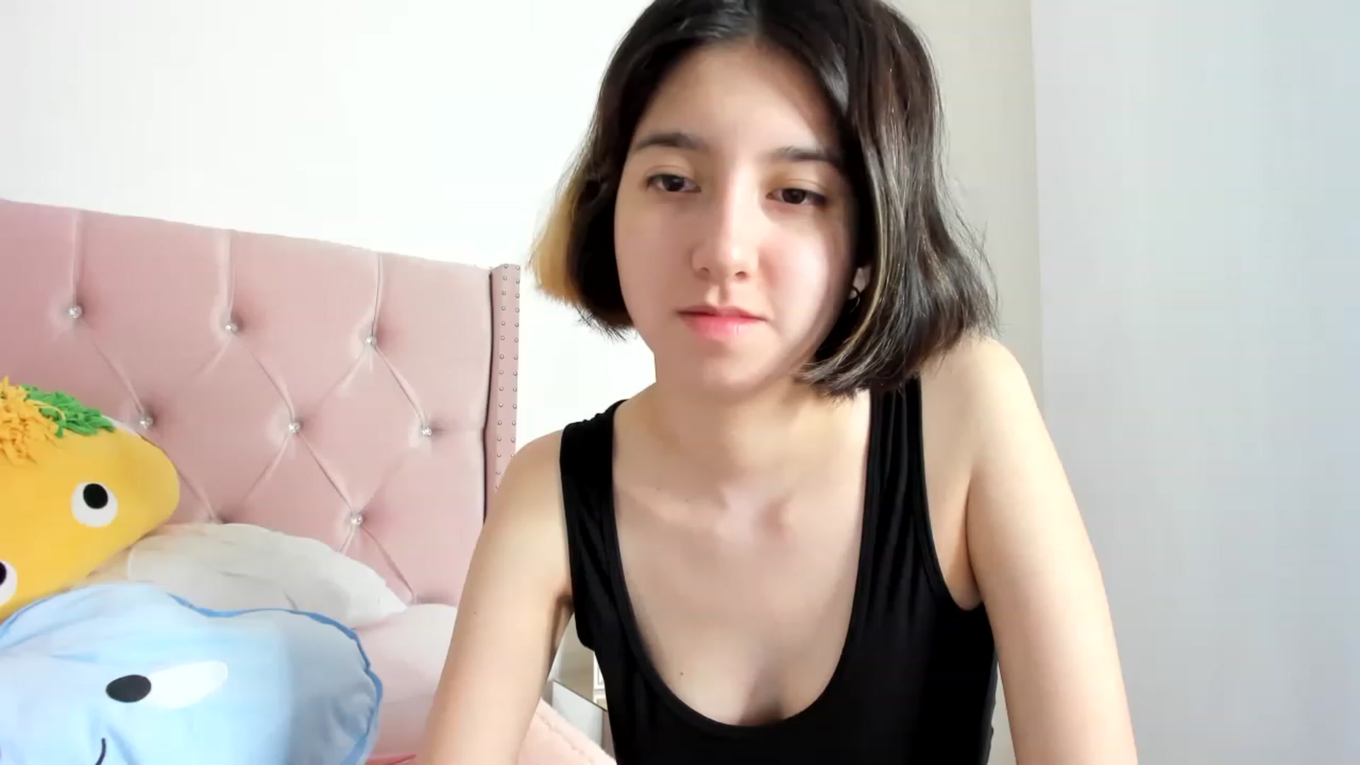 Gallery image thumbnail from Cherrycute666's myfreecams stream on, 01/29/2023, 05:07 image 3 of 20
