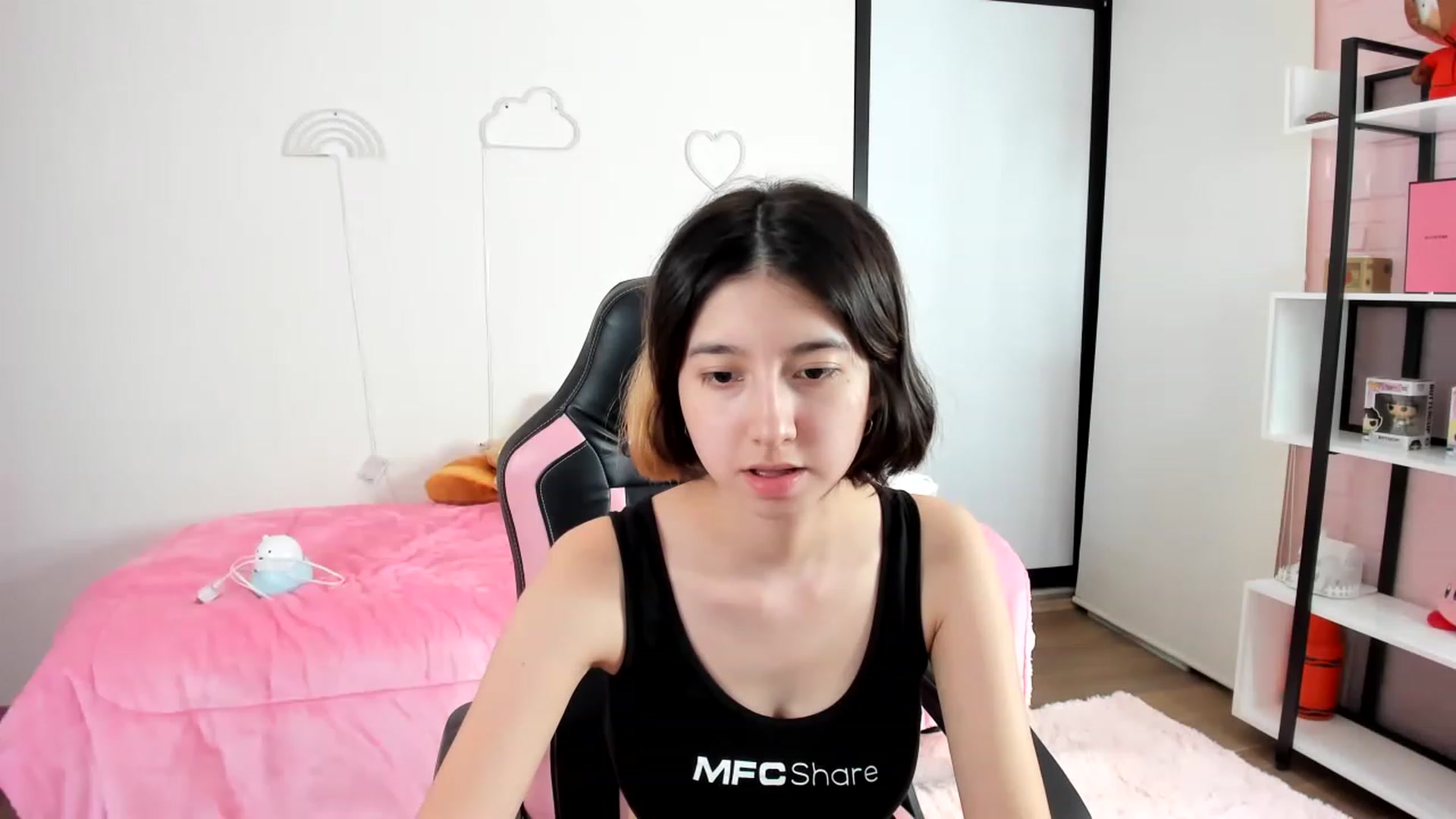 Gallery image thumbnail from Cherrycute666's myfreecams stream on, 01/29/2023, 10:21 image 14 of 20