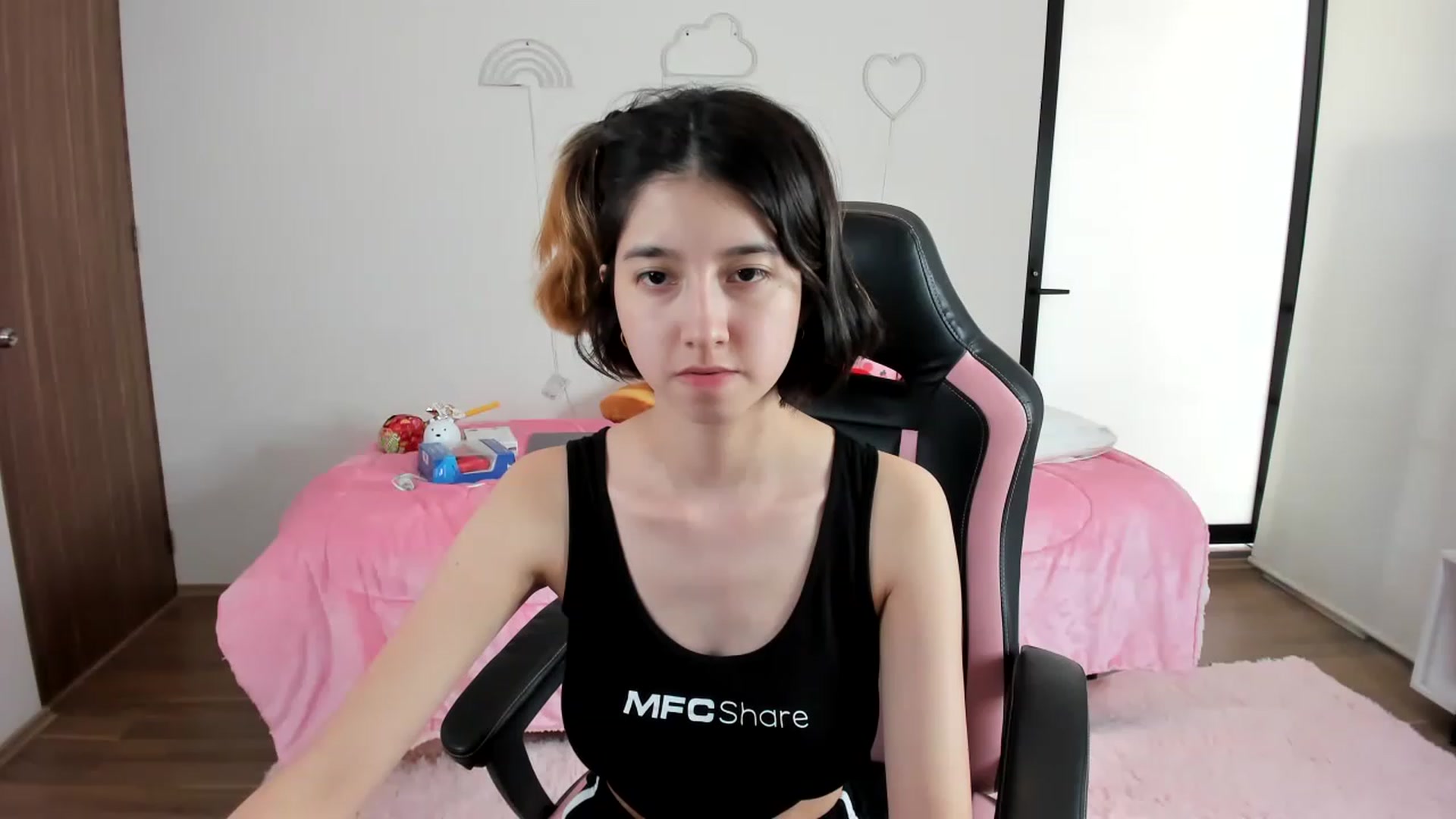 Gallery image thumbnail from Cherrycute666's myfreecams stream on, 01/29/2023, 15:33 image 2 of 20