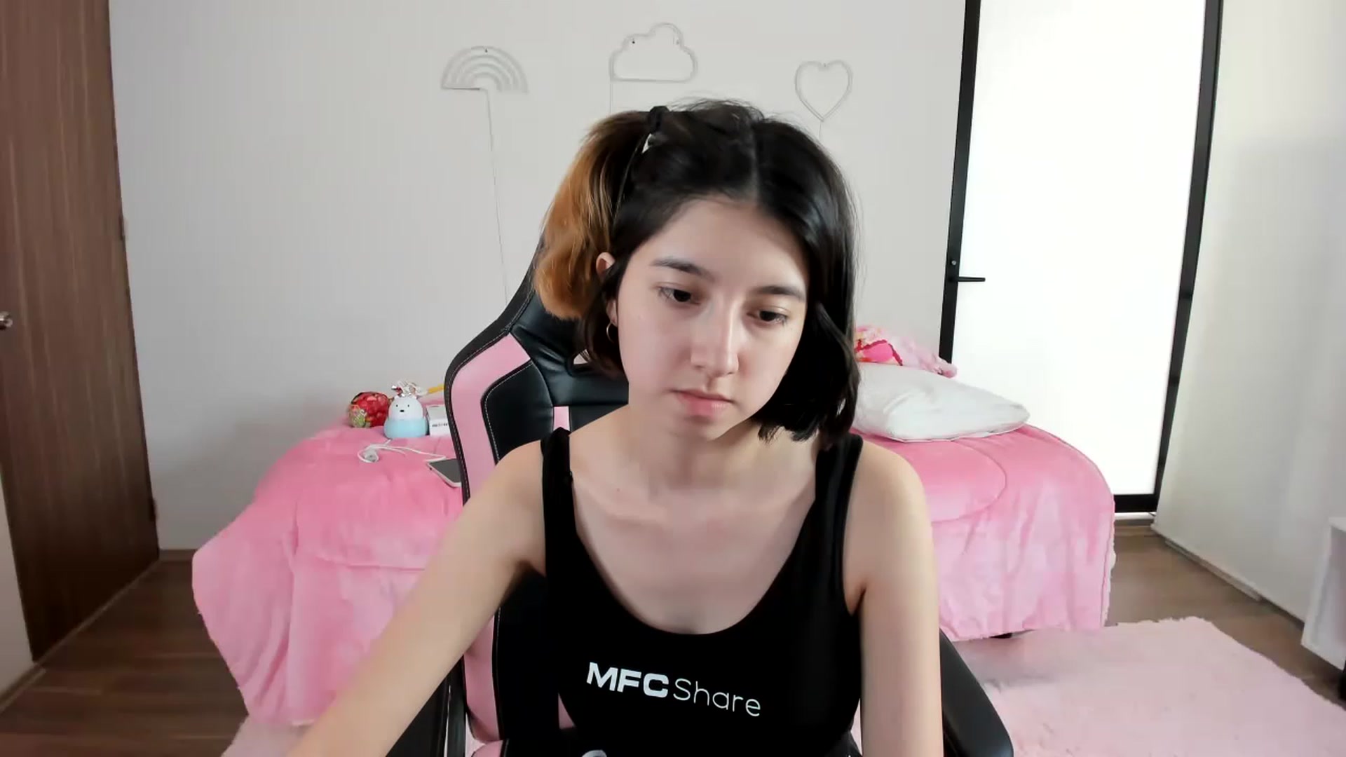 Gallery image thumbnail from Cherrycute666's myfreecams stream on, 01/29/2023, 15:33 image 5 of 20