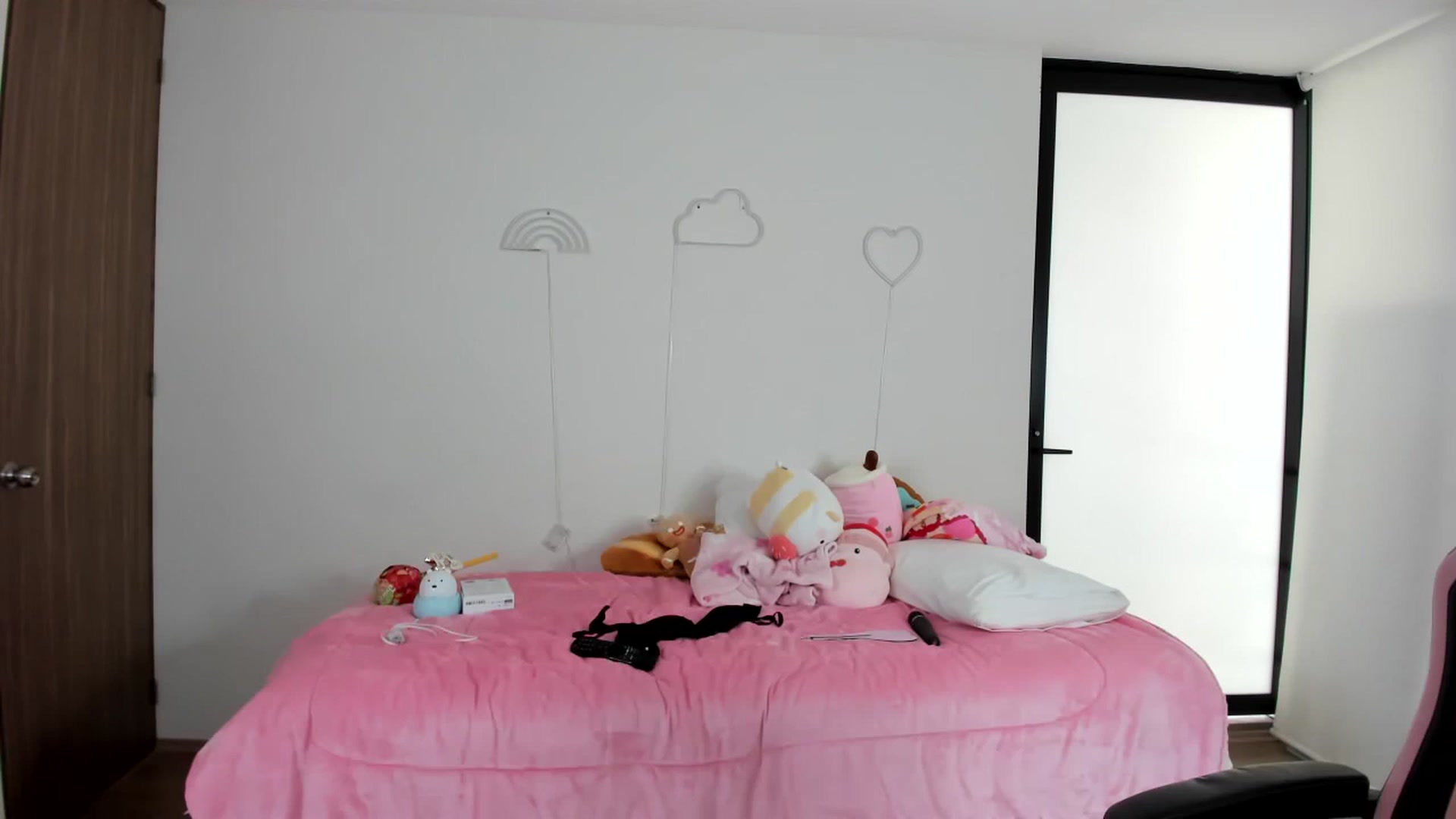 Gallery image thumbnail from Cherrycute666's myfreecams stream on, 01/29/2023, 15:33 image 18 of 20