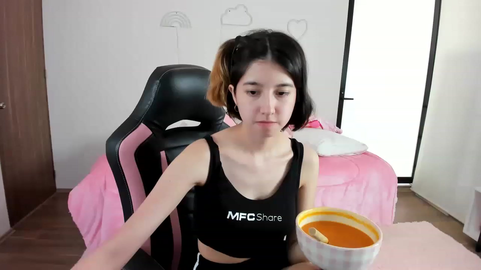 Gallery image thumbnail from Cherrycute666's myfreecams stream on, 01/29/2023, 15:33 image 9 of 20