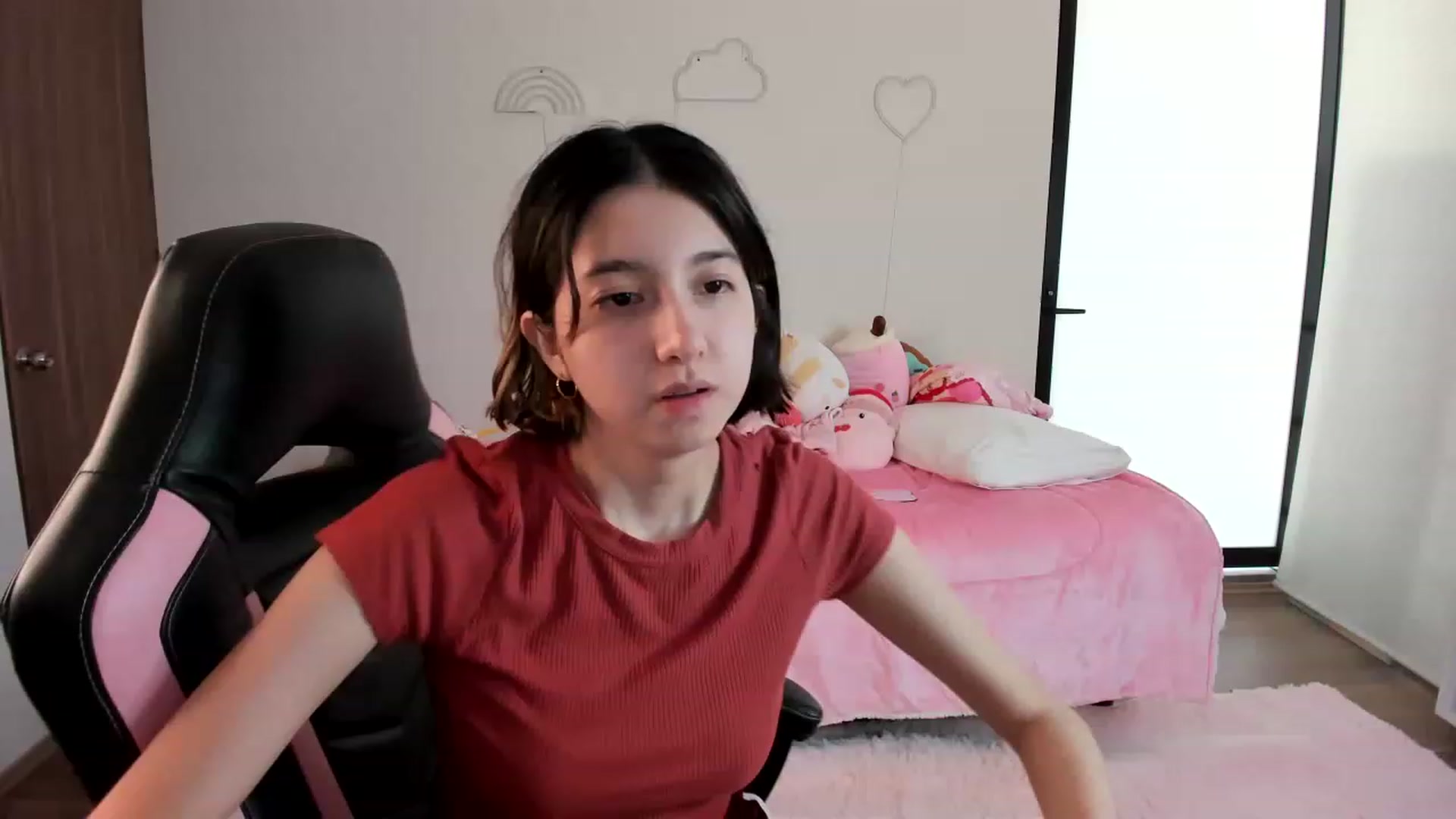 Gallery image thumbnail from Cherrycute666's myfreecams stream on, 01/29/2023, 18:51 image 6 of 20