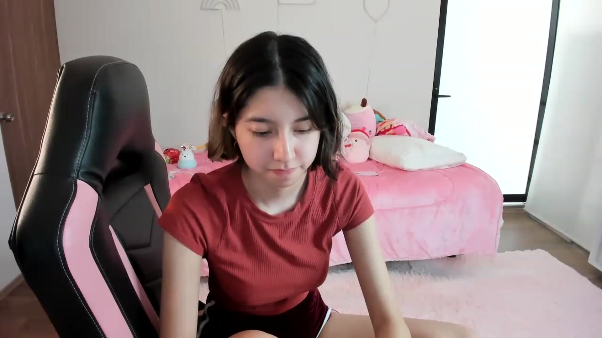 Gallery image thumbnail from Cherrycute666's myfreecams stream on, 01/29/2023, 18:51 image 18 of 20