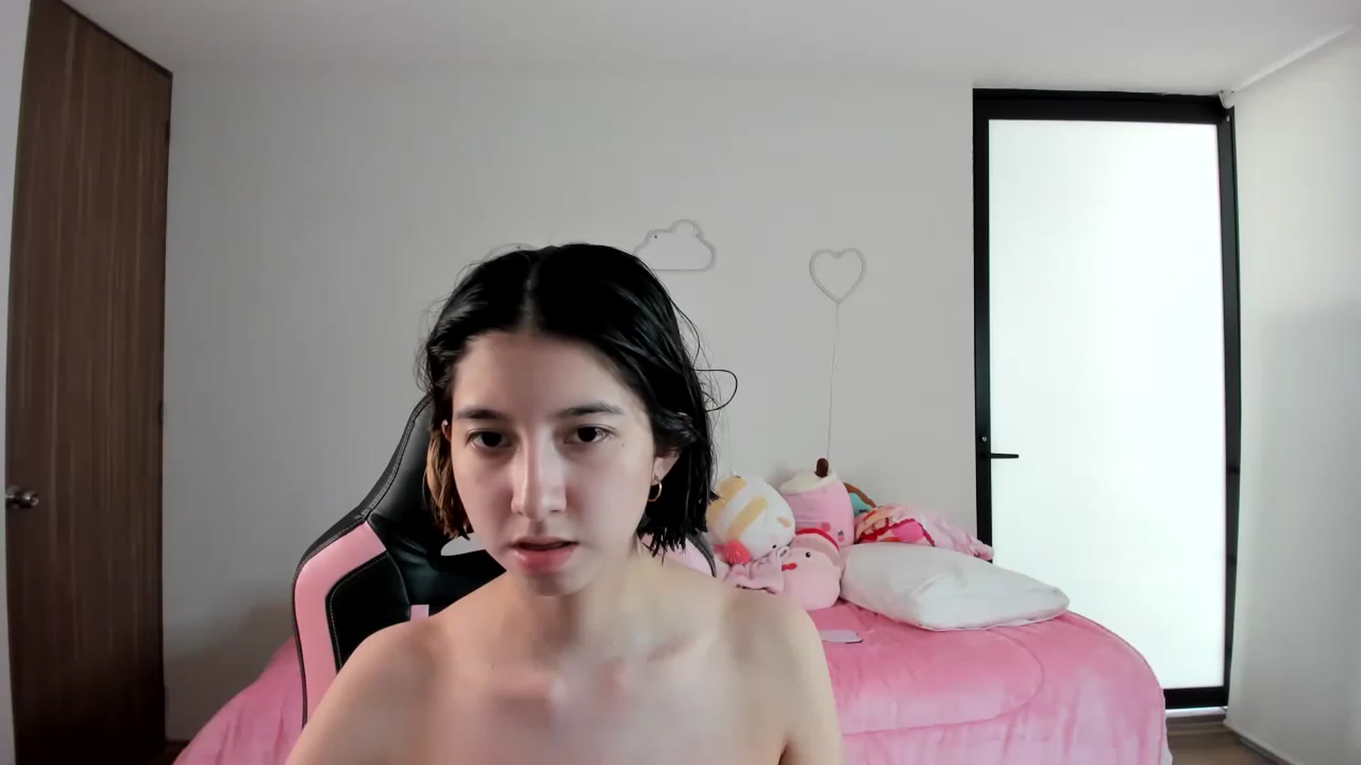 Gallery image thumbnail from Cherrycute666's myfreecams stream on, 01/29/2023, 18:51 image 1 of 20