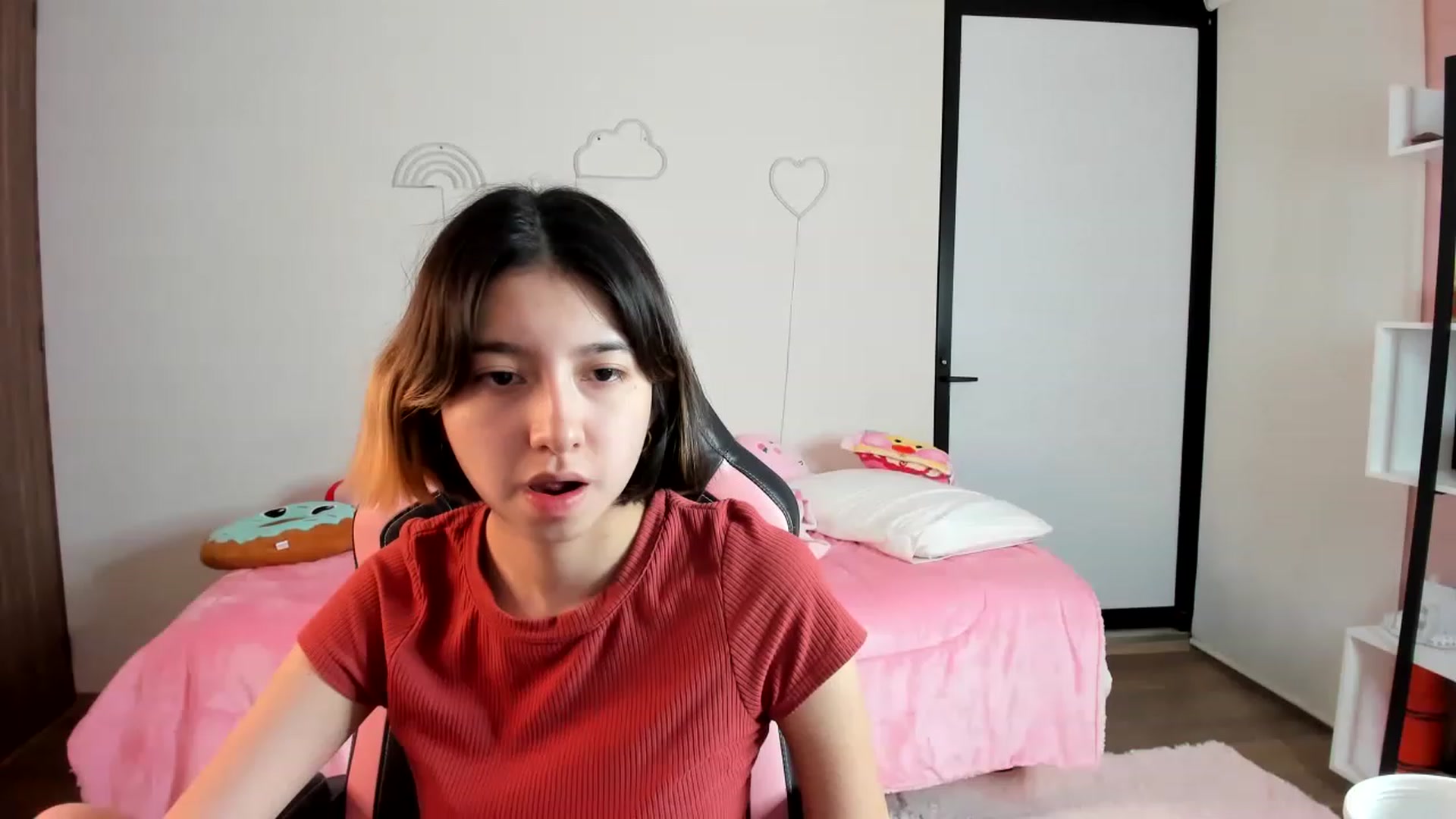 Gallery image thumbnail from Cherrycute666's myfreecams stream on, 01/30/2023, 07:17 image 3 of 20