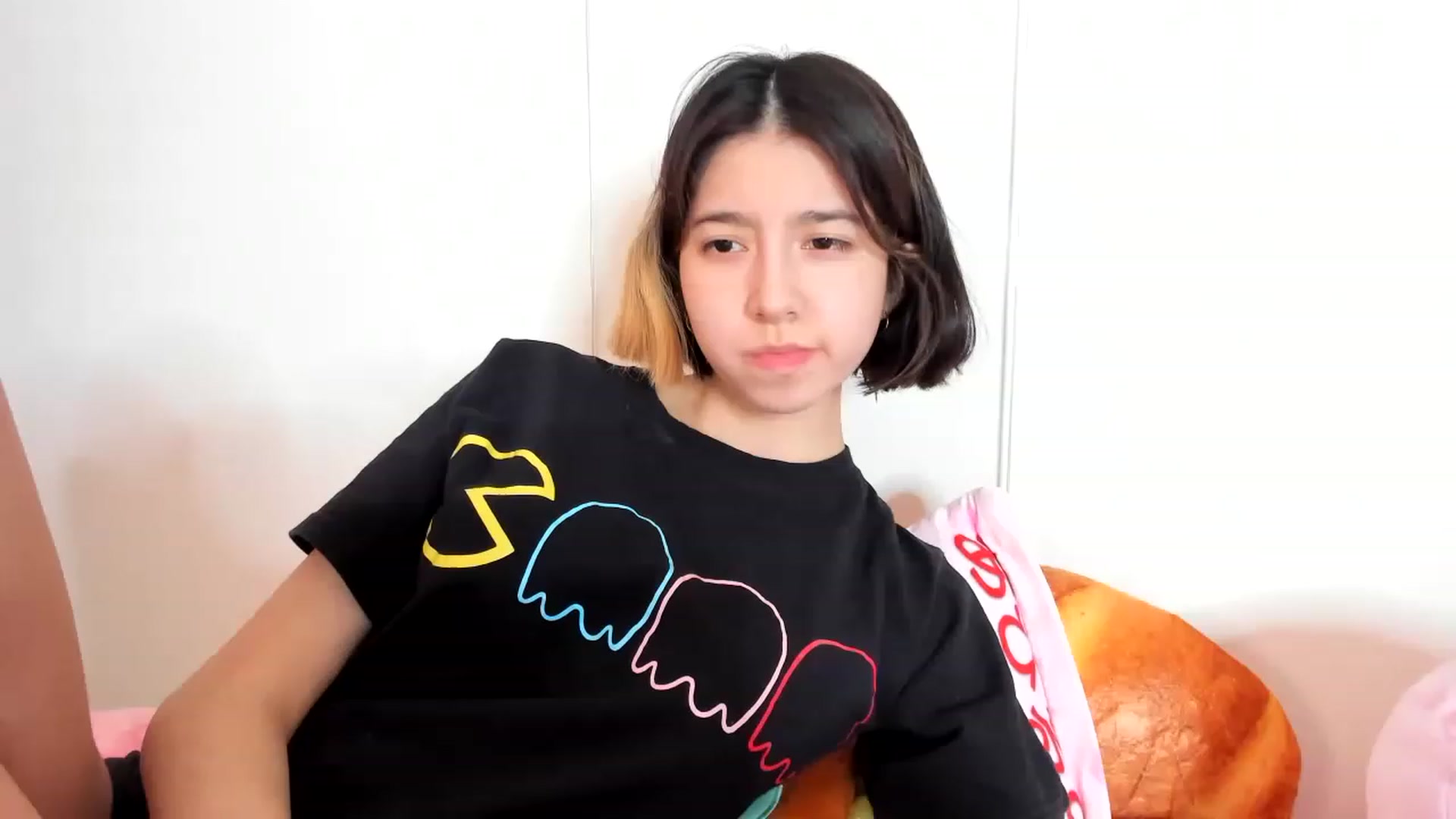 Gallery image thumbnail from Cherrycute666's myfreecams stream on, 01/31/2023, 11:22 image 1 of 20