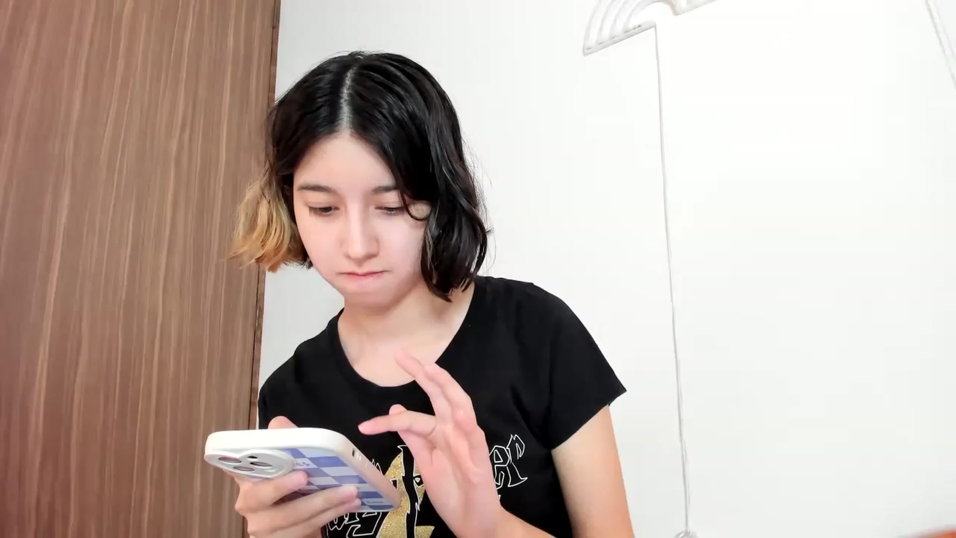 Gallery image thumbnail from Cherrycute666's myfreecams stream on, 01/31/2023, 14:12 image 18 of 20