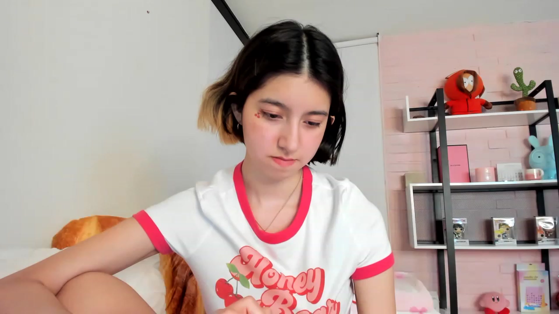 Gallery image thumbnail from Cherrycute666's myfreecams stream on, 02/01/2023, 03:48 image 19 of 20
