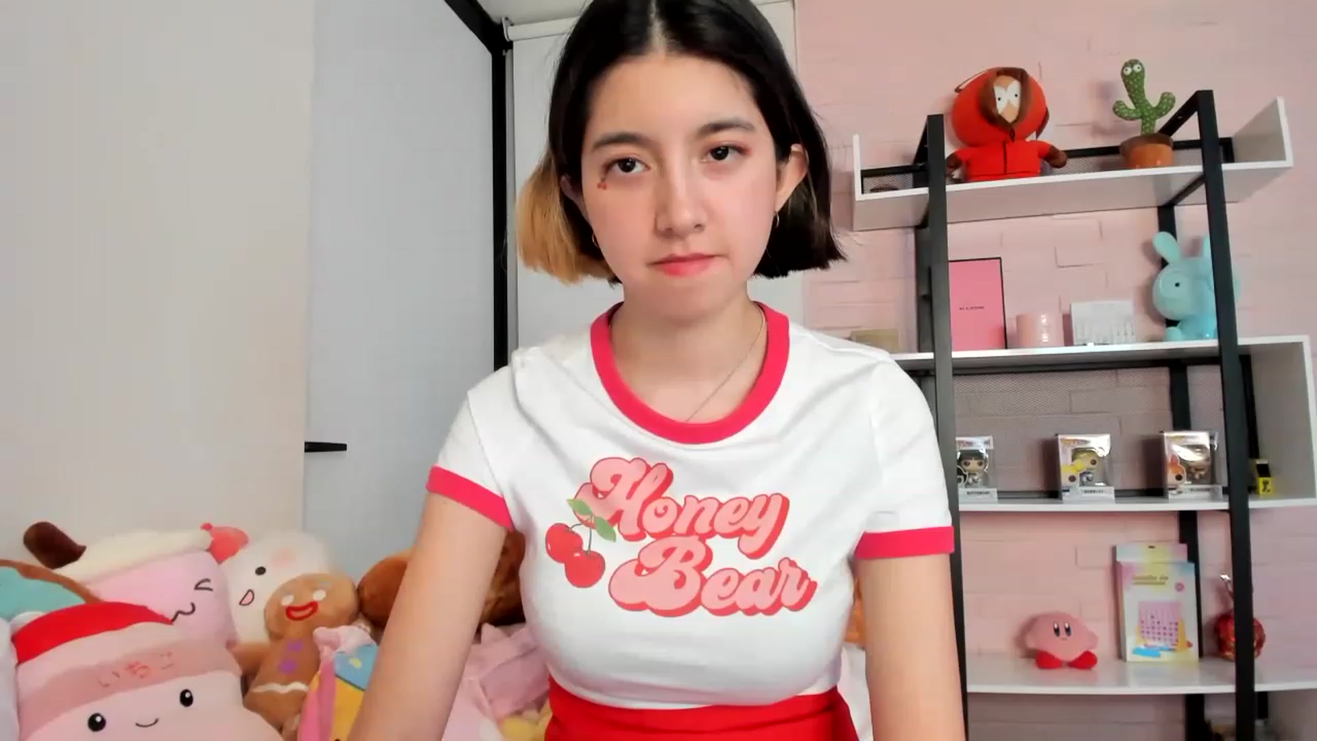 Gallery image thumbnail from Cherrycute666's myfreecams stream on, 02/01/2023, 03:48 image 6 of 20