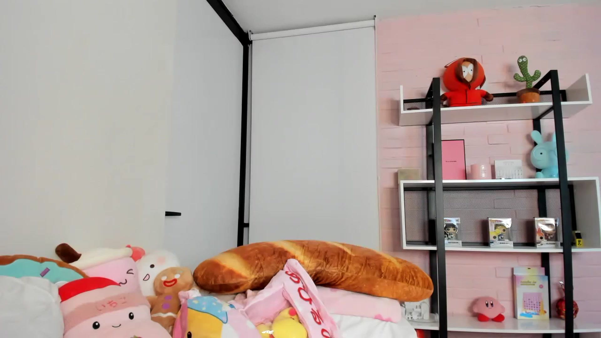 Gallery image thumbnail from Cherrycute666's myfreecams stream on, 02/01/2023, 03:48 image 4 of 20