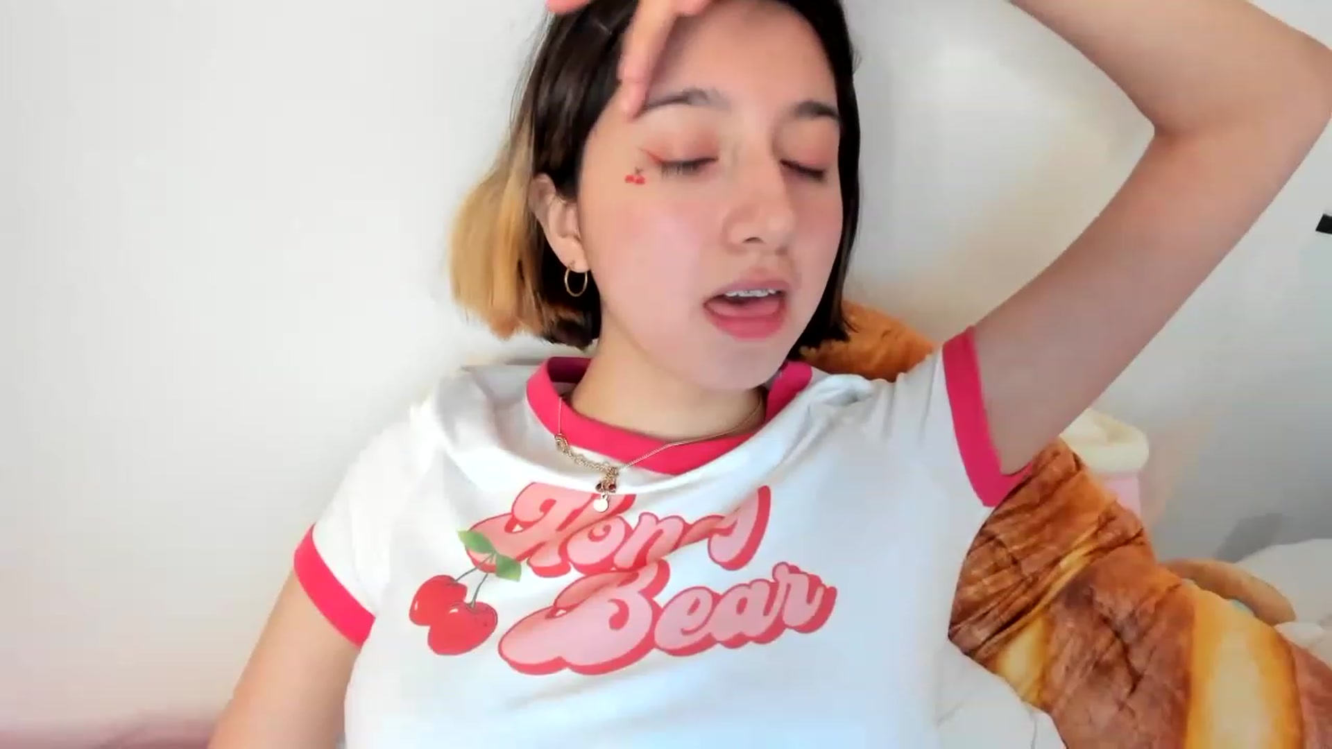 Gallery image thumbnail from Cherrycute666's myfreecams stream on, 02/01/2023, 03:48 image 11 of 20
