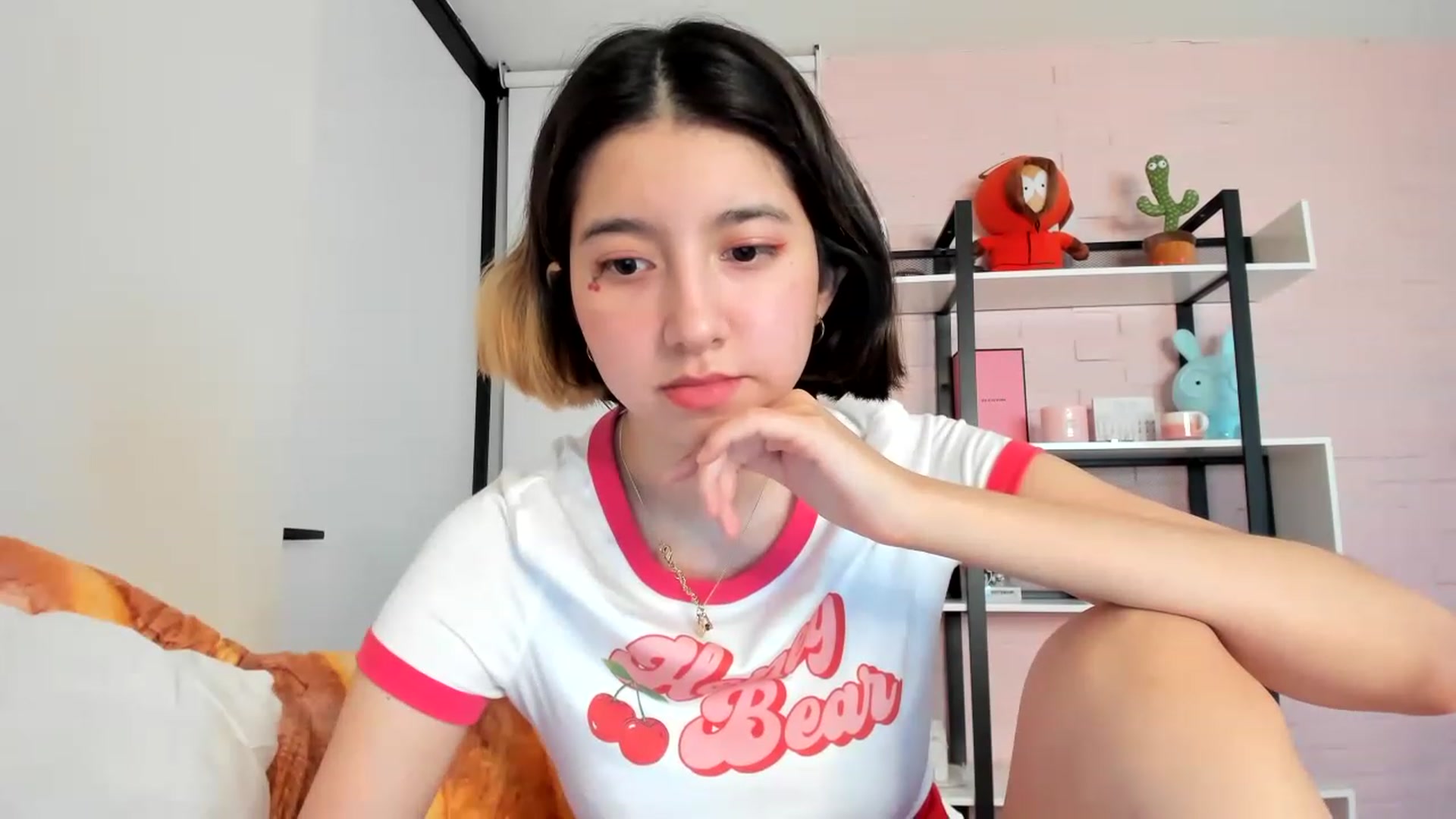 Gallery image thumbnail from Cherrycute666's myfreecams stream on, 02/01/2023, 03:48 image 16 of 20