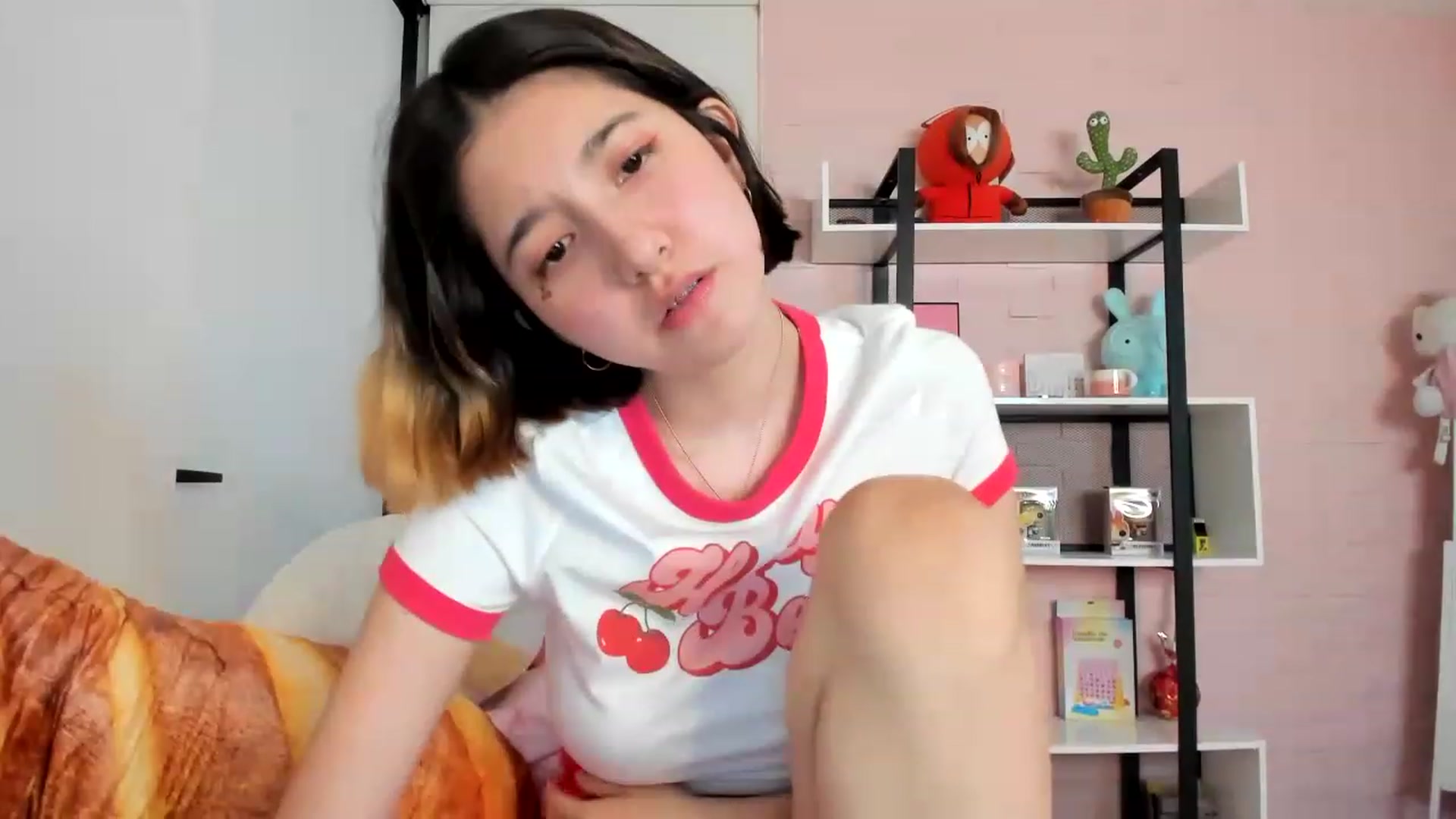 Gallery image thumbnail from Cherrycute666's myfreecams stream on, 02/01/2023, 07:18 image 3 of 20