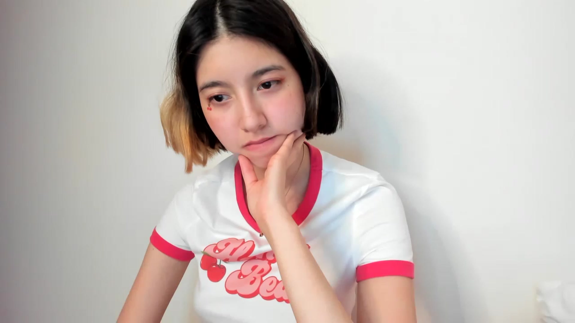 Gallery image thumbnail from Cherrycute666's myfreecams stream on, 02/01/2023, 07:18 image 17 of 20