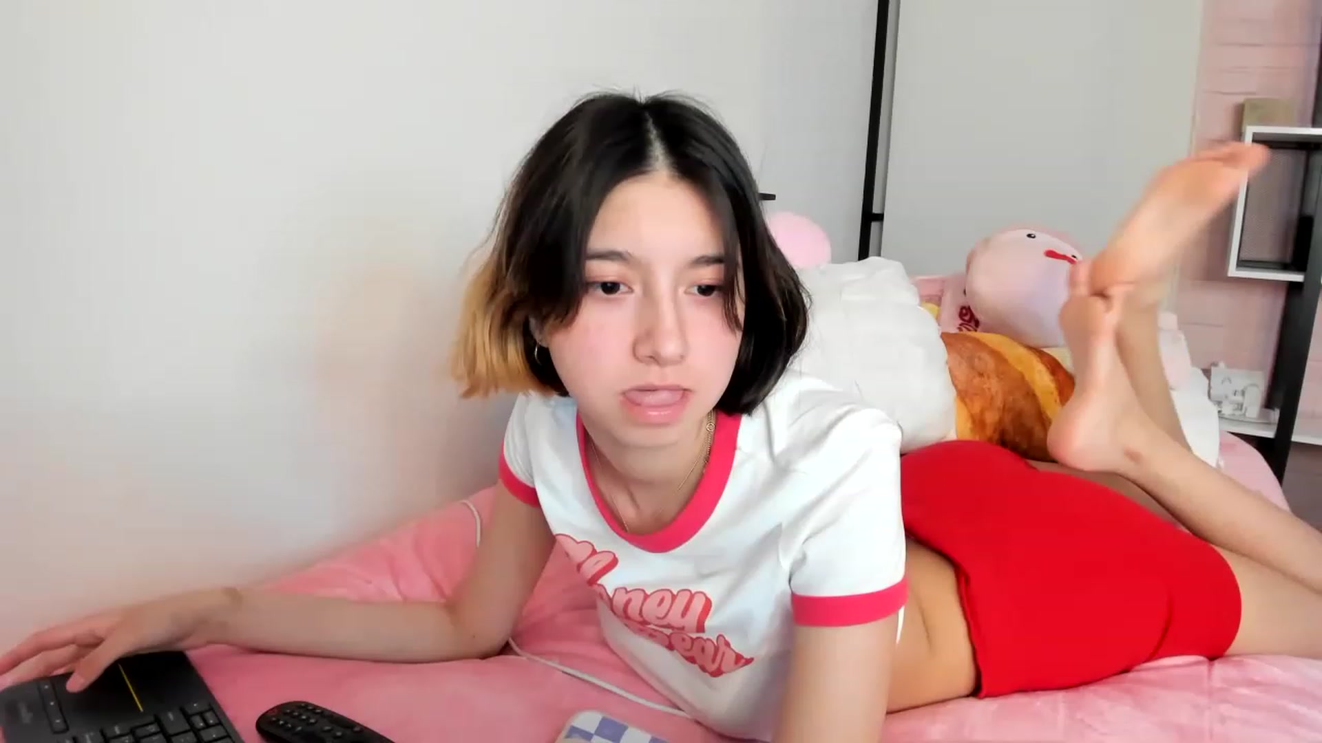 Gallery image thumbnail from Cherrycute666's myfreecams stream on, 02/01/2023, 08:54 image 7 of 20