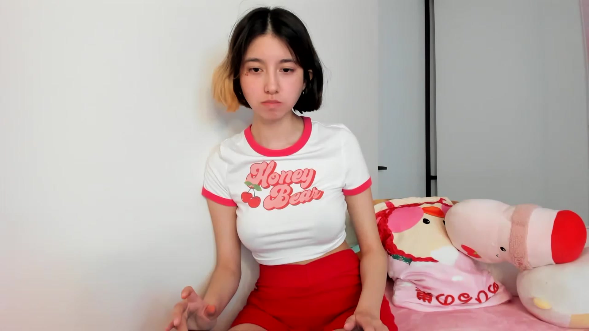 Gallery image thumbnail from Cherrycute666's myfreecams stream on, 02/01/2023, 13:40 image 4 of 20
