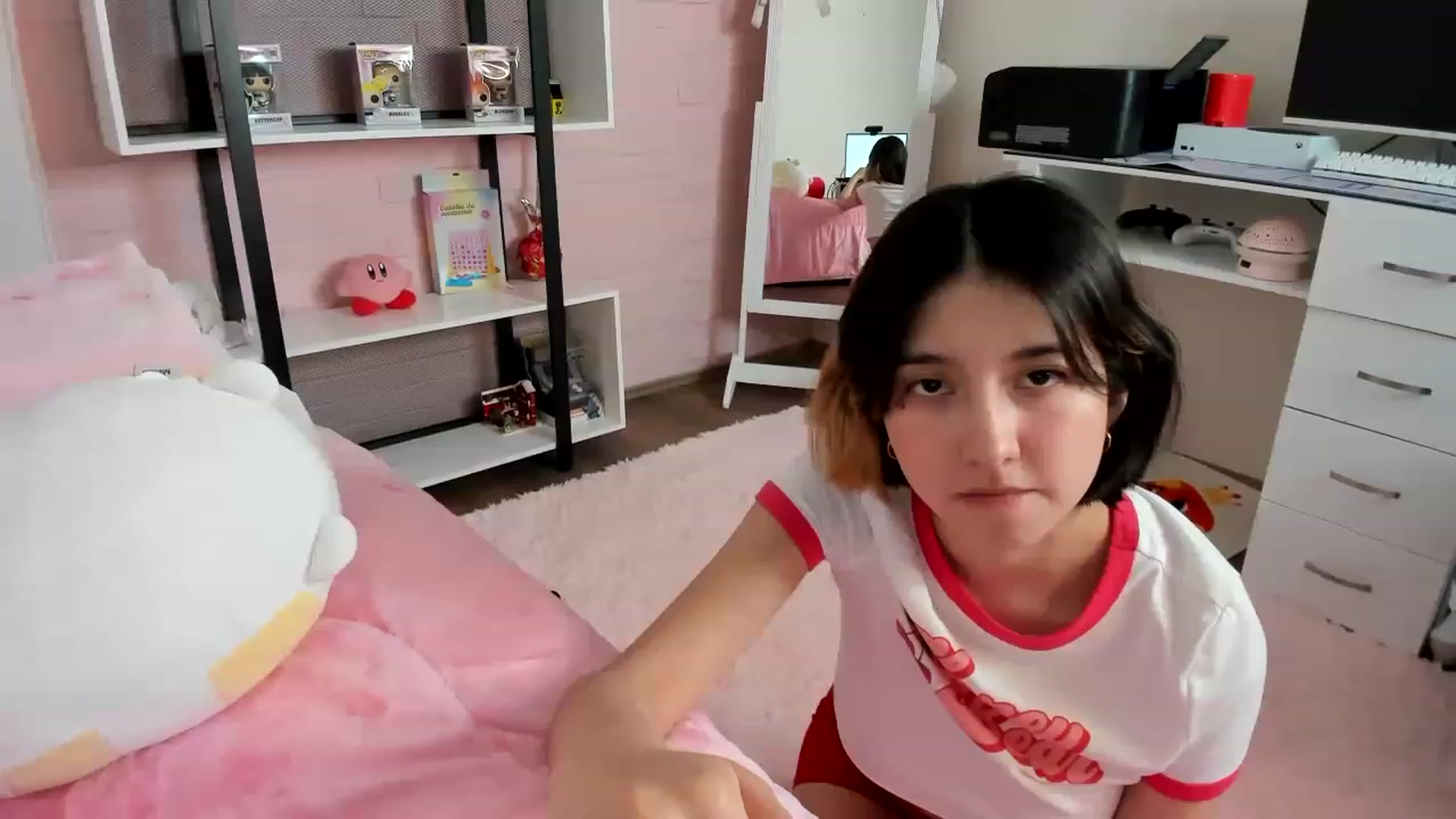 Gallery image thumbnail from Cherrycute666's myfreecams stream on, 02/01/2023, 14:14 image 6 of 20