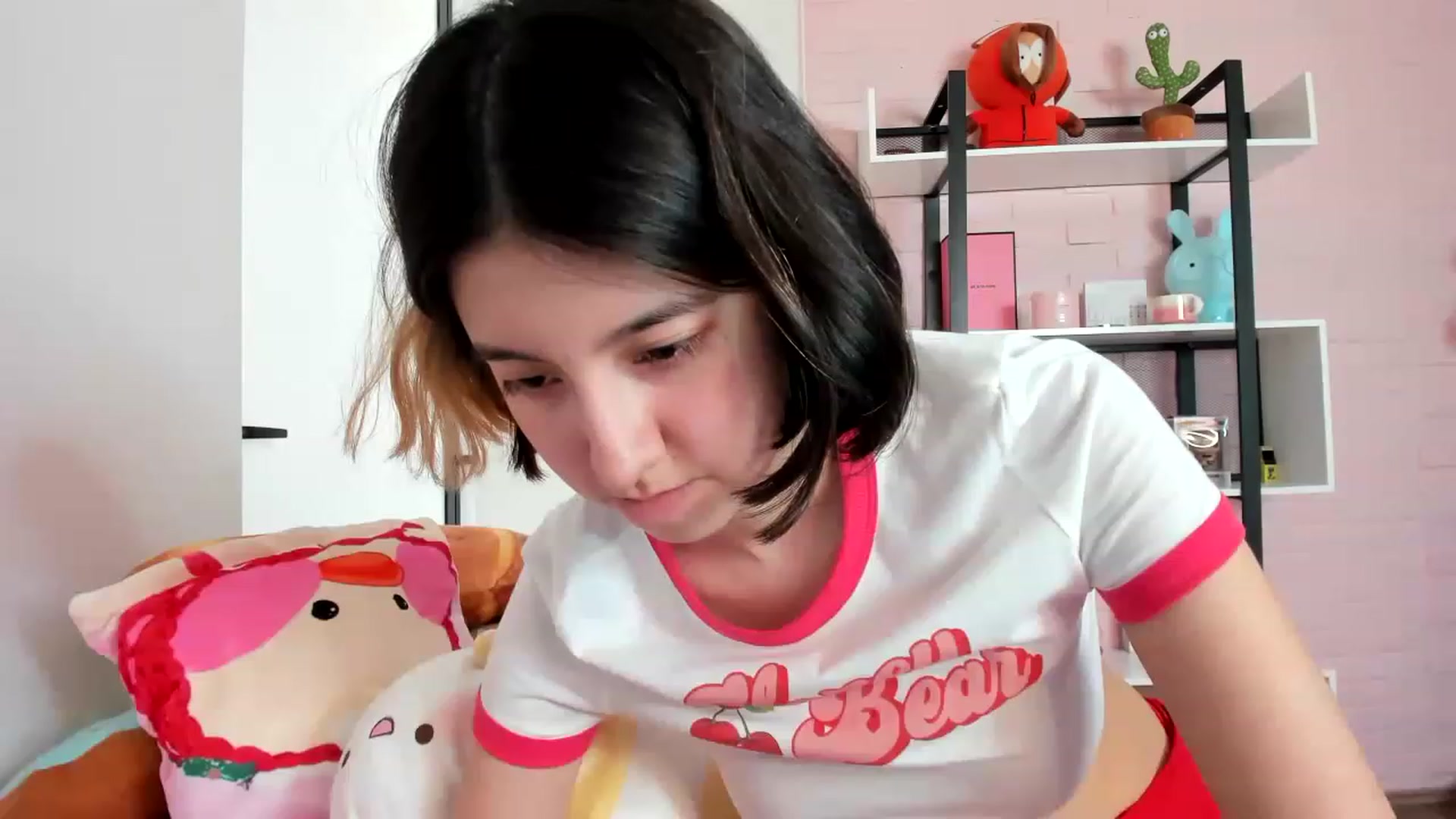 Gallery image thumbnail from Cherrycute666's myfreecams stream on, 02/01/2023, 14:14 image 12 of 20