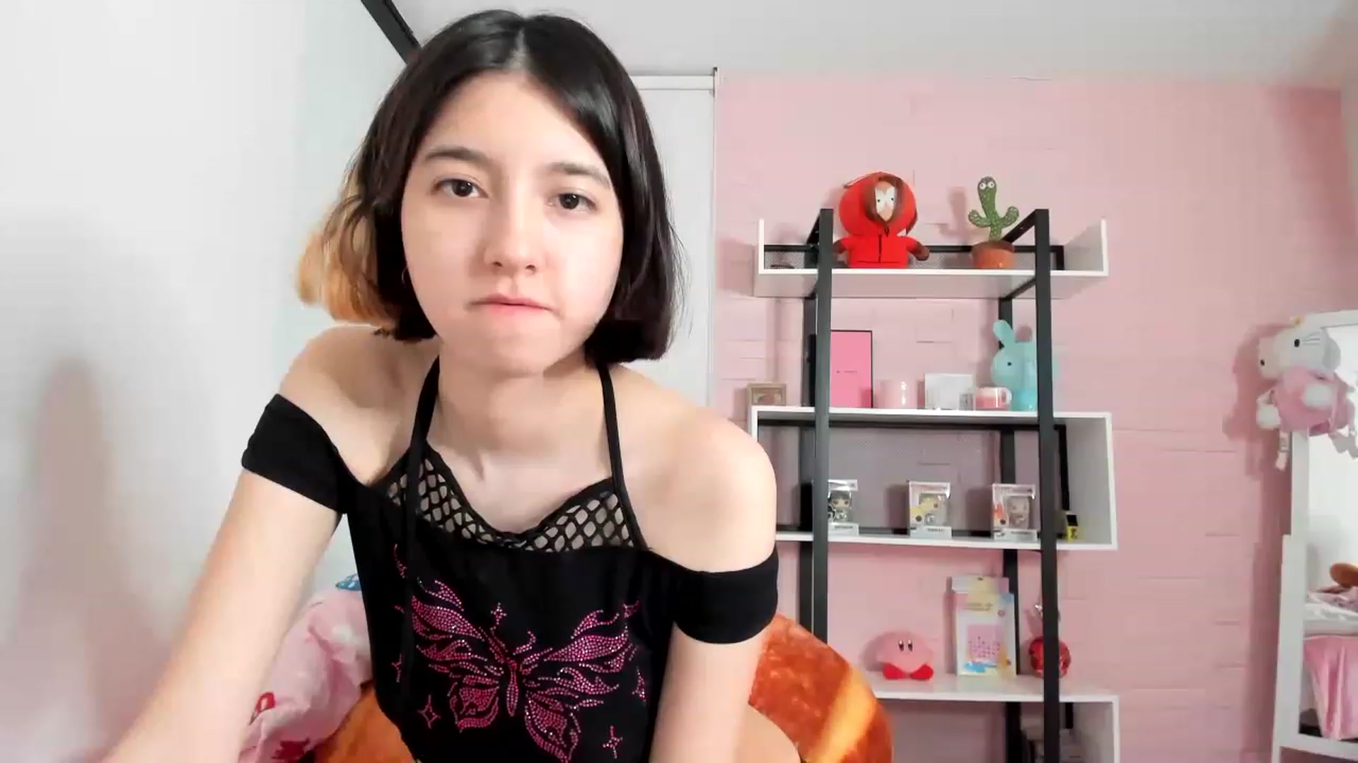 Gallery image thumbnail from Cherrycute666's myfreecams stream on, 02/02/2023, 12:46 image 17 of 20