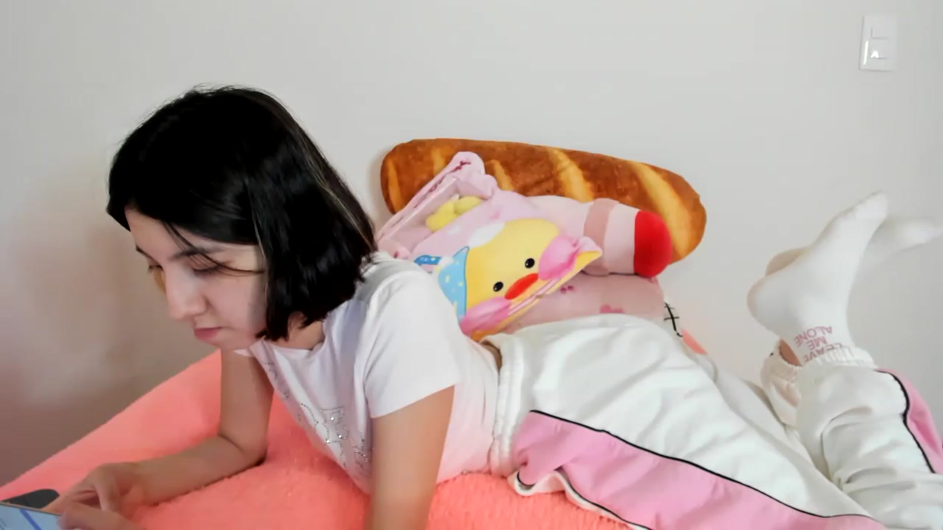 Gallery image thumbnail from Cherrycute666's myfreecams stream on, 02/03/2023, 12:34 image 19 of 20
