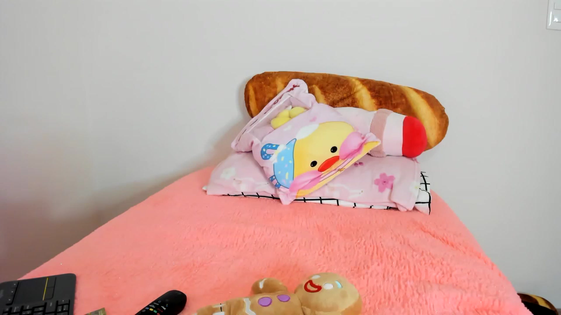 Gallery image thumbnail from Cherrycute666's myfreecams stream on, 02/03/2023, 12:34 image 9 of 20