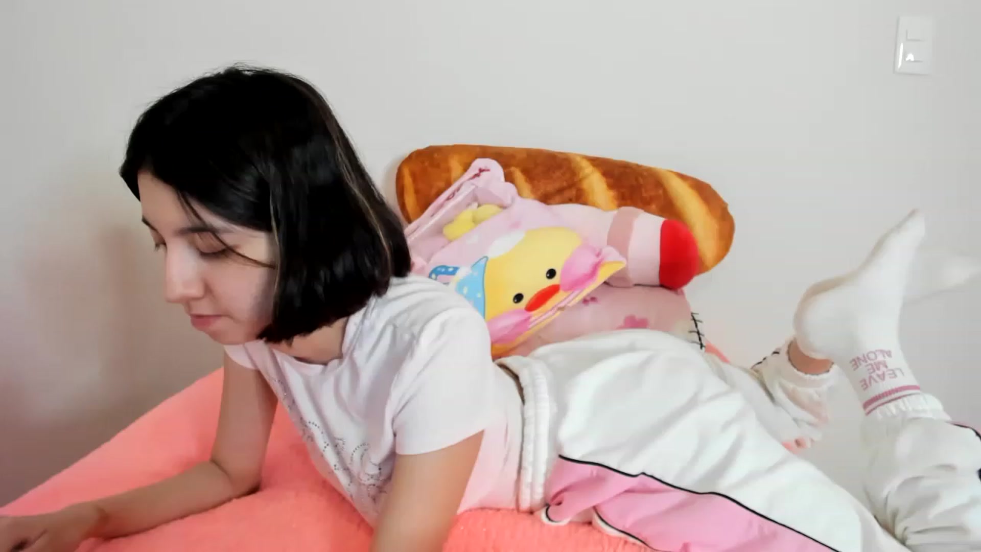 Gallery image thumbnail from Cherrycute666's myfreecams stream on, 02/03/2023, 12:34 image 20 of 20