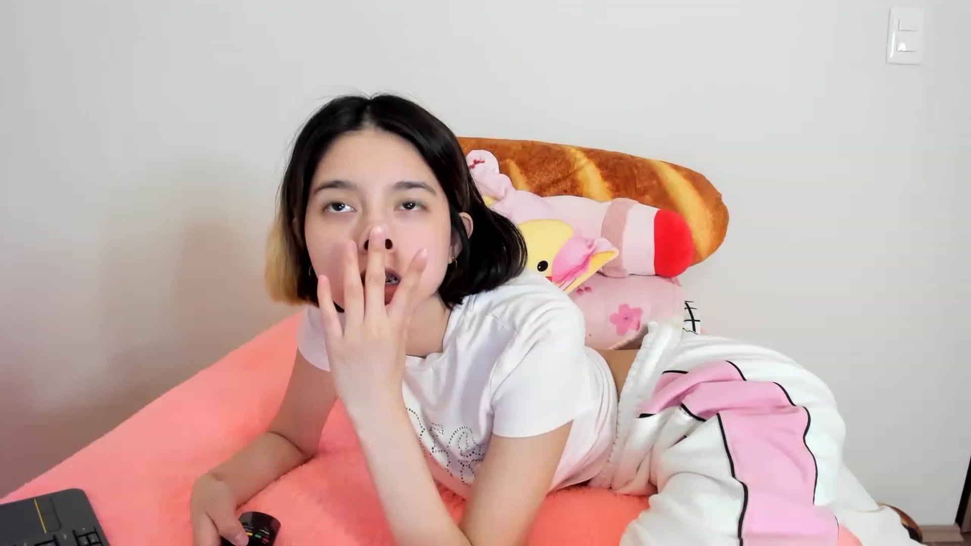 Gallery image thumbnail from Cherrycute666's myfreecams stream on, 02/03/2023, 12:34 image 14 of 20