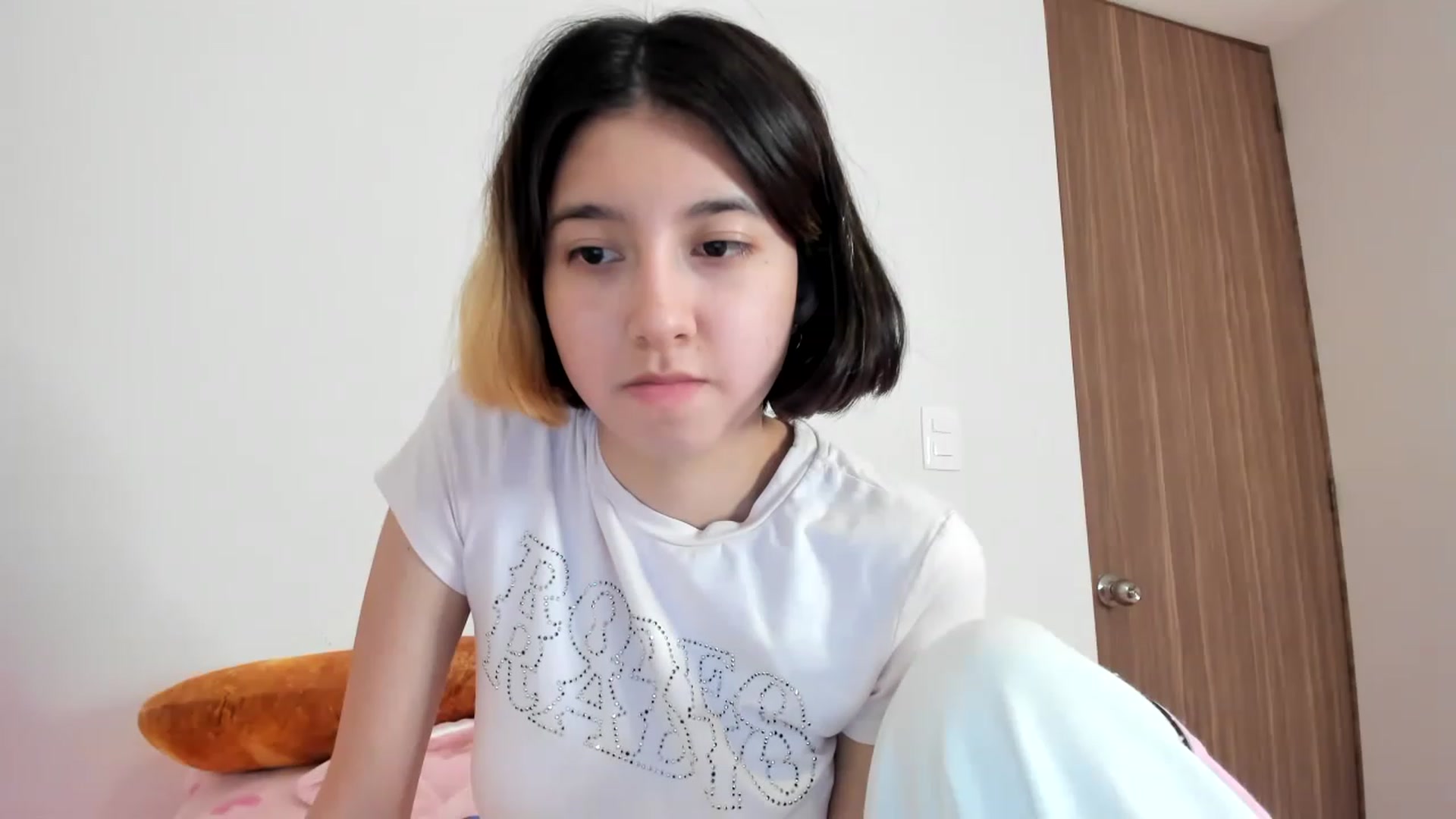 Gallery image thumbnail from Cherrycute666's myfreecams stream on, 02/03/2023, 14:33 image 10 of 20