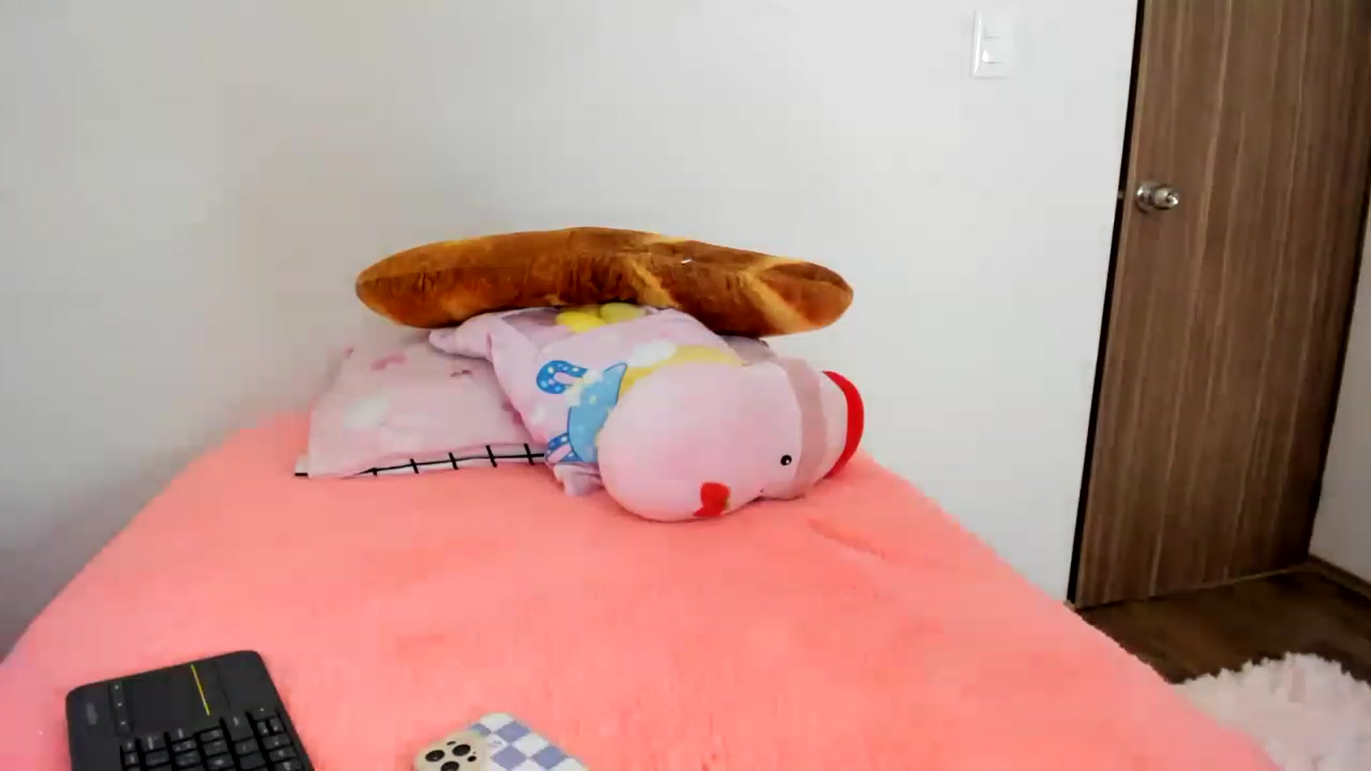 Gallery image thumbnail from Cherrycute666's myfreecams stream on, 02/03/2023, 14:33 image 18 of 20