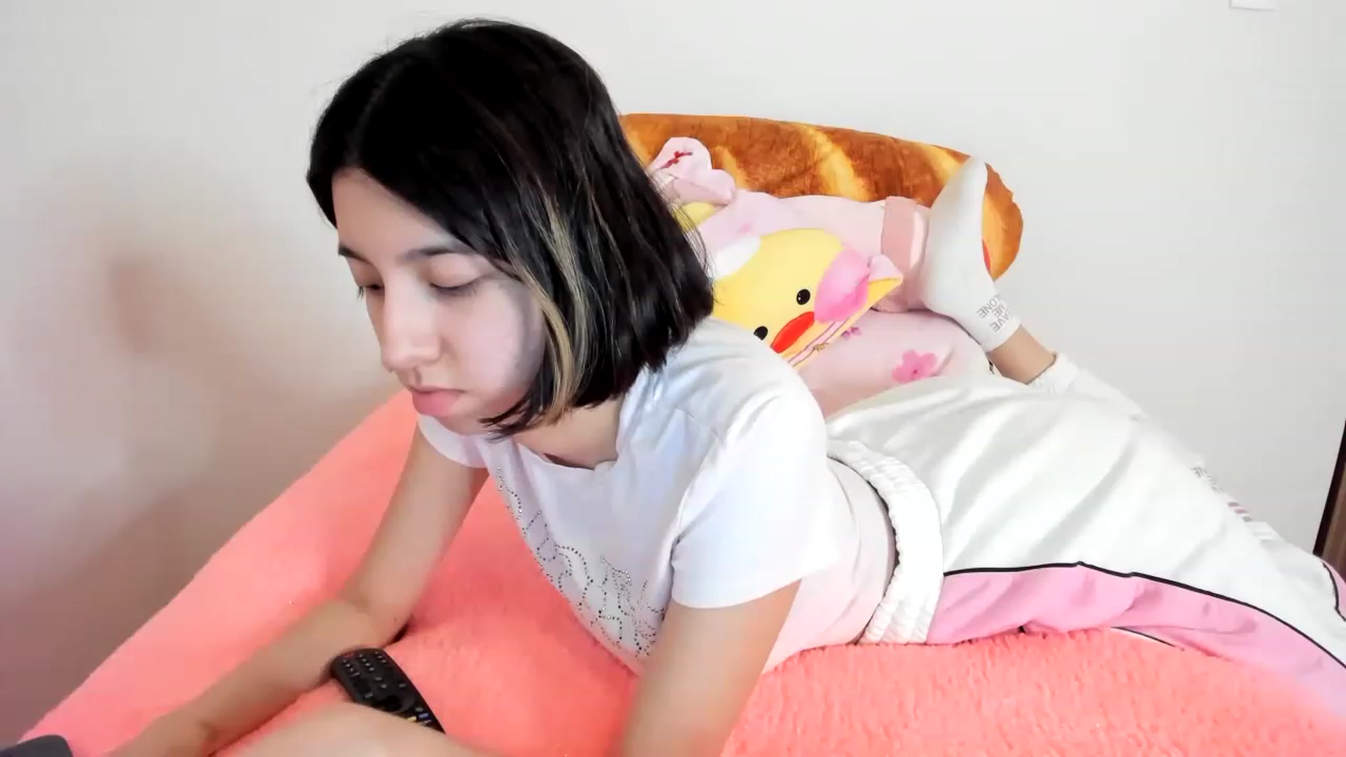 Gallery image thumbnail from Cherrycute666's myfreecams stream on, 02/03/2023, 14:33 image 3 of 20